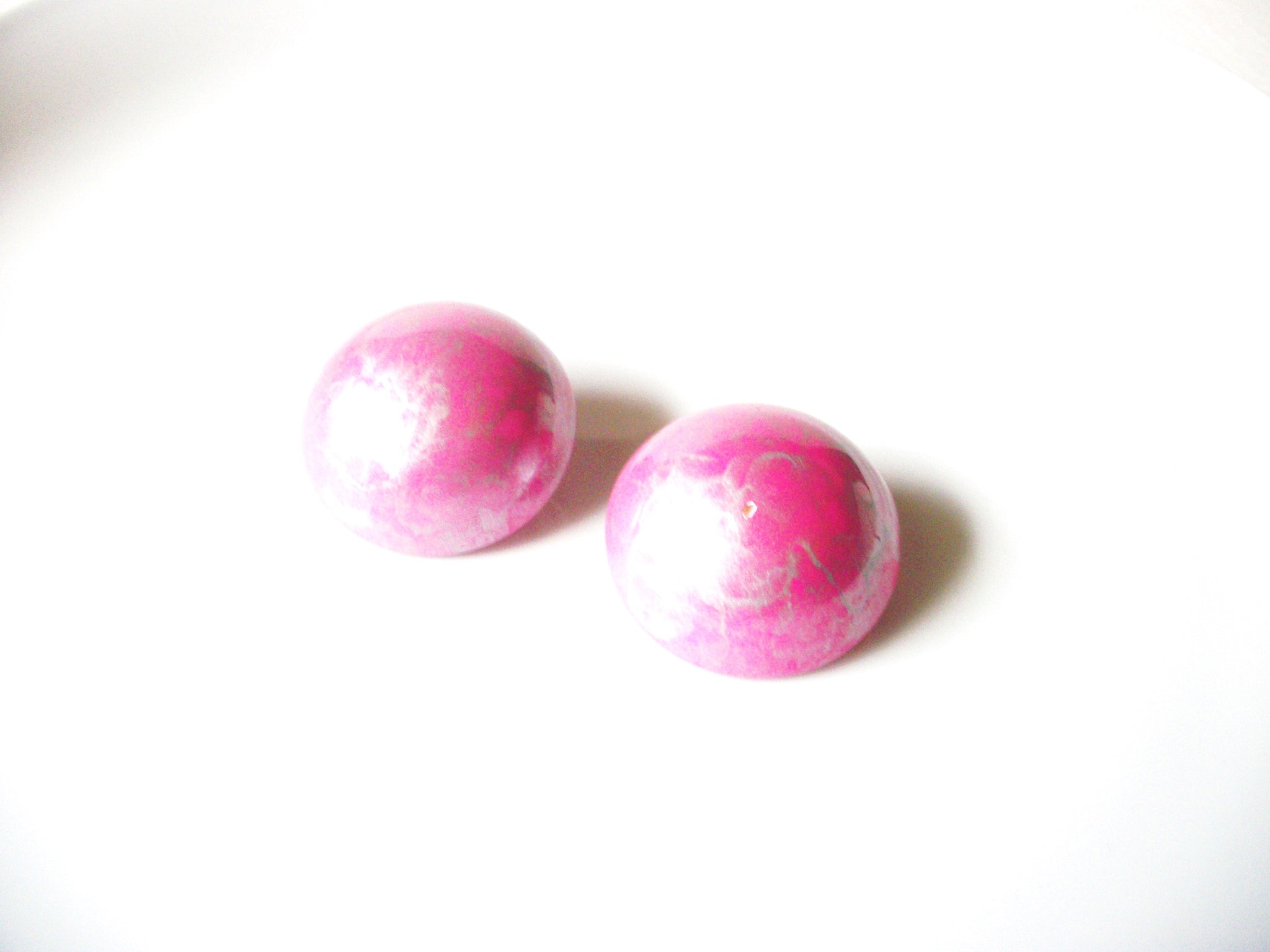 Retro Thick Pink Pale Gray Dome Earrings 92517