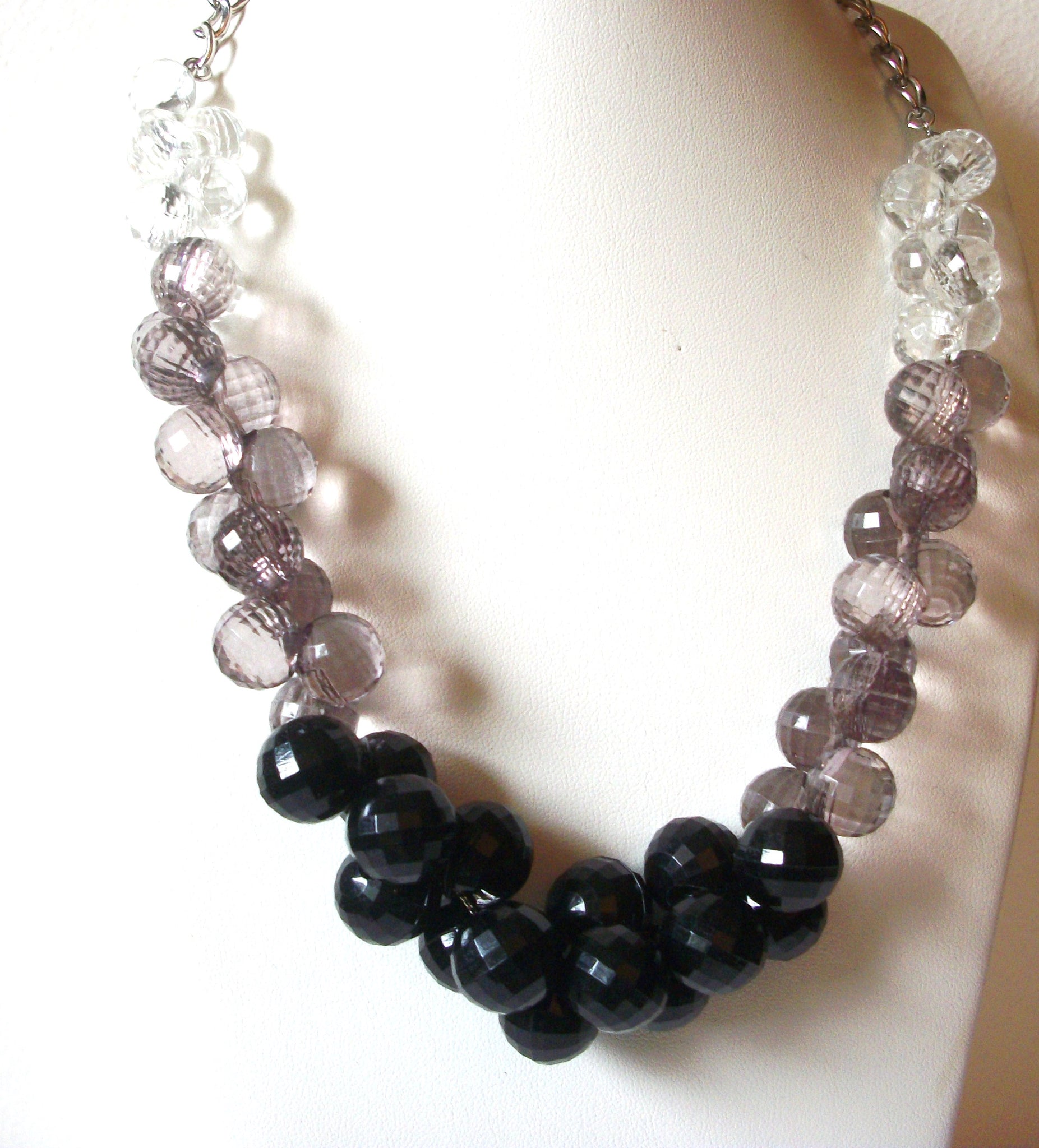 Retro Chunky Clear Taupe Black 20" Necklace 122916