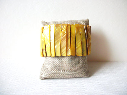 Wide Dyed Golden Tone Shell Stretch Bracelet 92917
