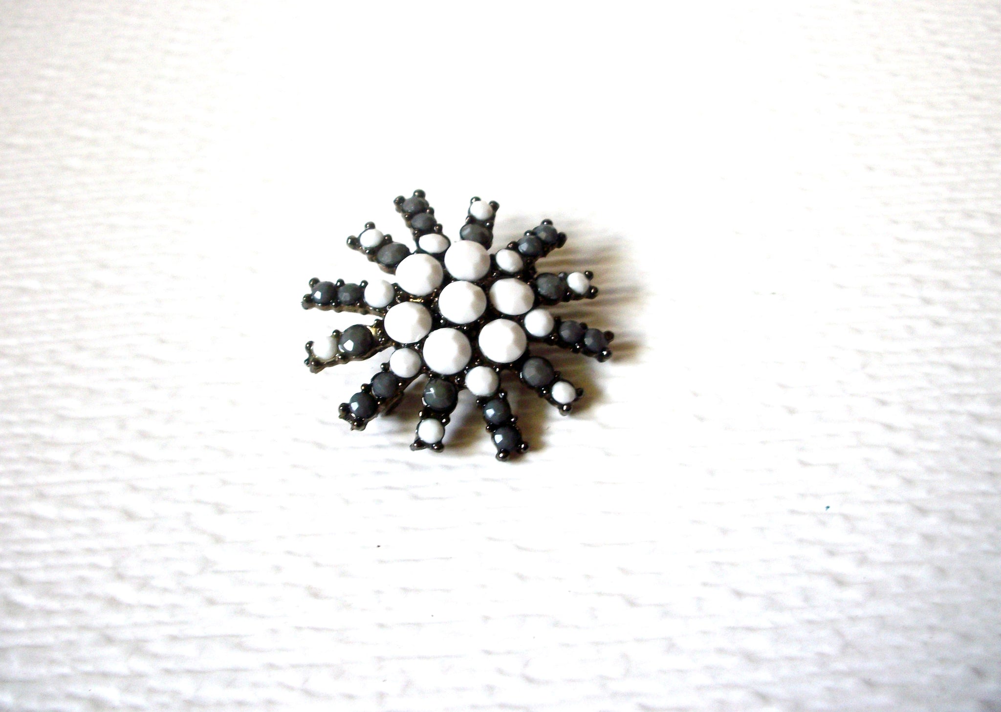 Vintage Snowflake Brooch Pin 122820