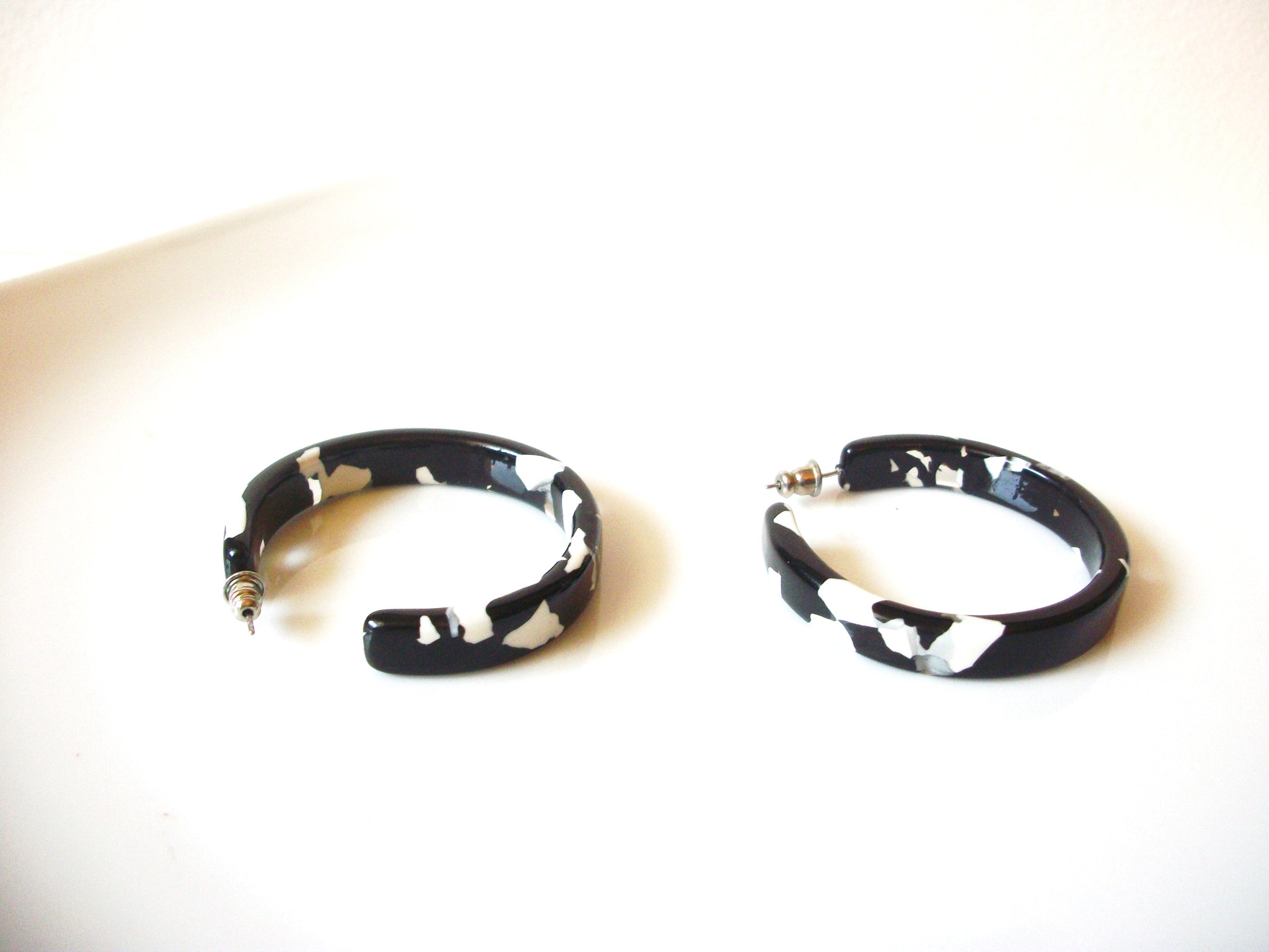 Retro Black White Acetate Tortoise Shell 2" Hoop Earrings 91617