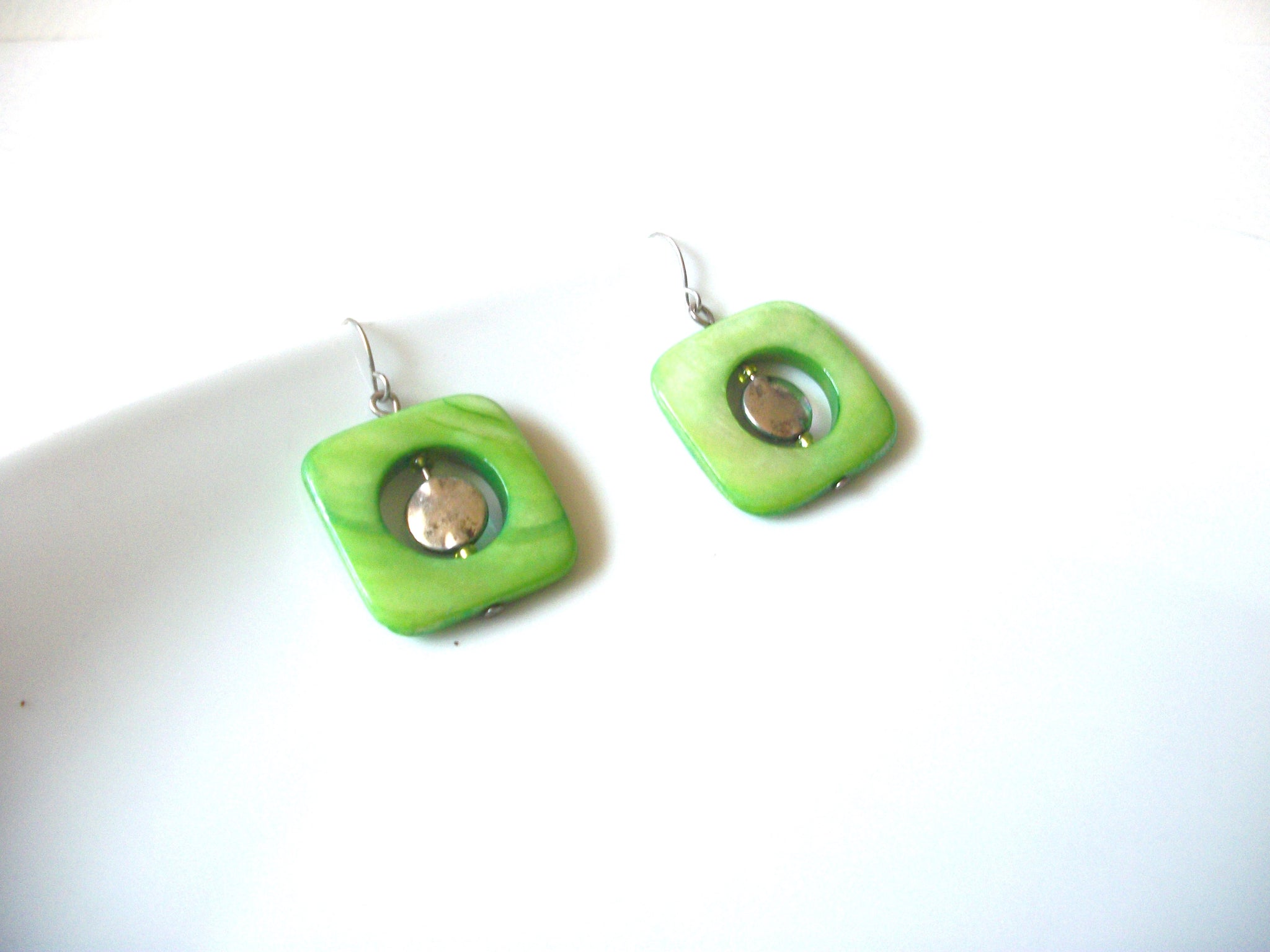 Retro Green Dyed Shell Earrings 80417