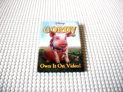 Vintage The Pig 3' Laminated Brooch Pin 121816