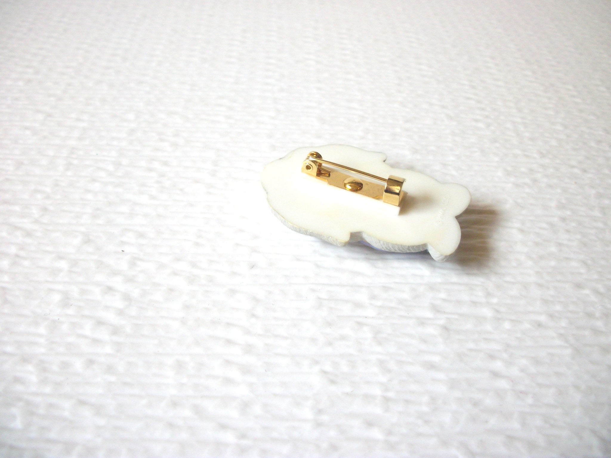 HALLMARK Vintage Bunny Plastic Brooch Pin 91317
