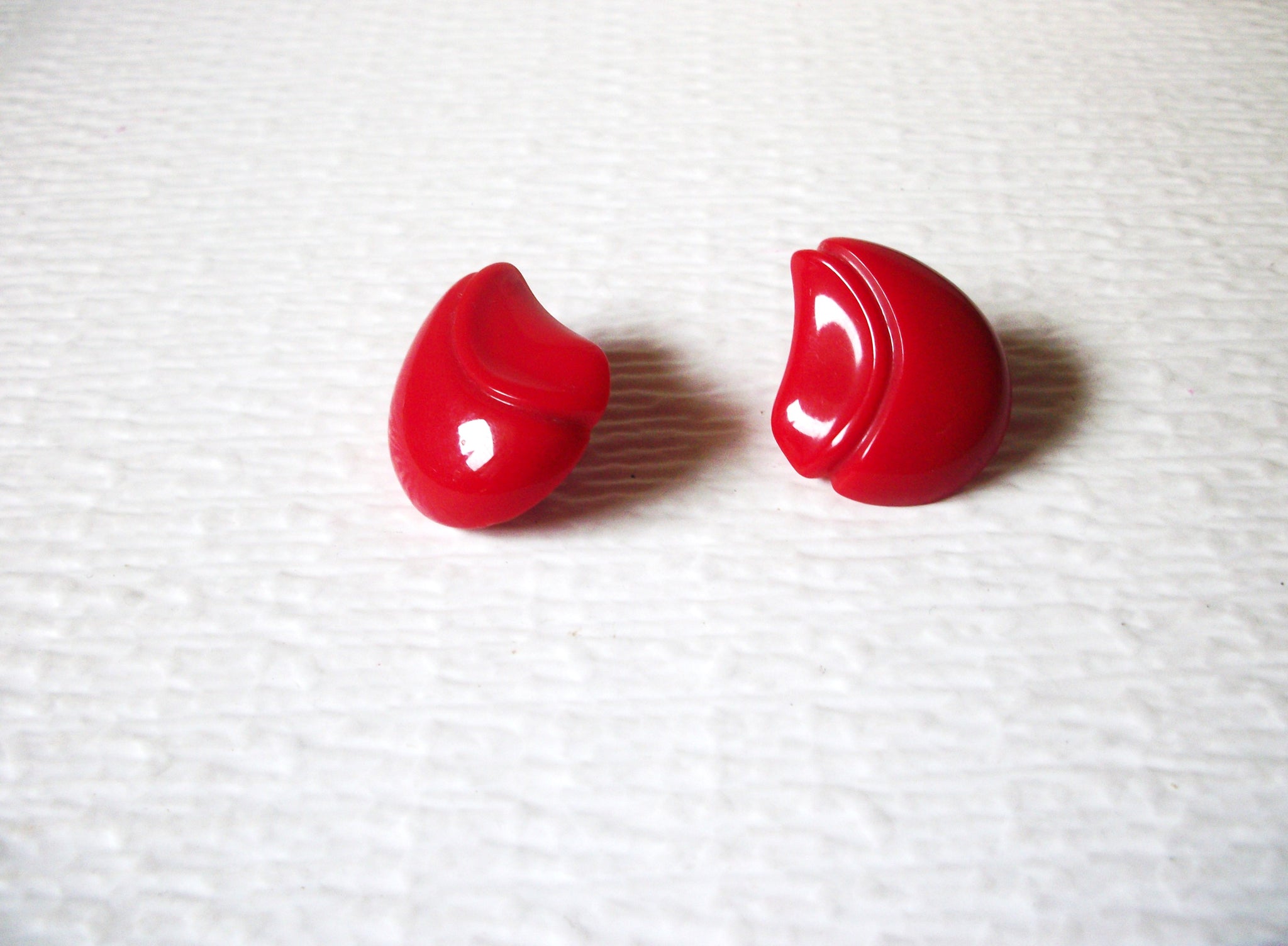 Retro Red Molded Old Plastic Pierced Earrings 71517