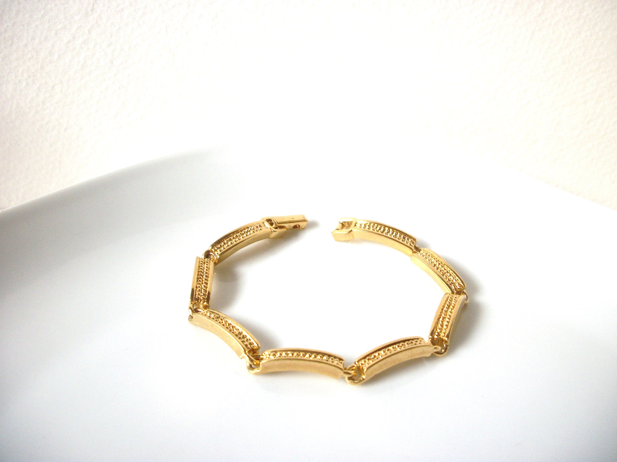 Vintage NAPIER Gold Toned Panel 7" Bracelet 82017