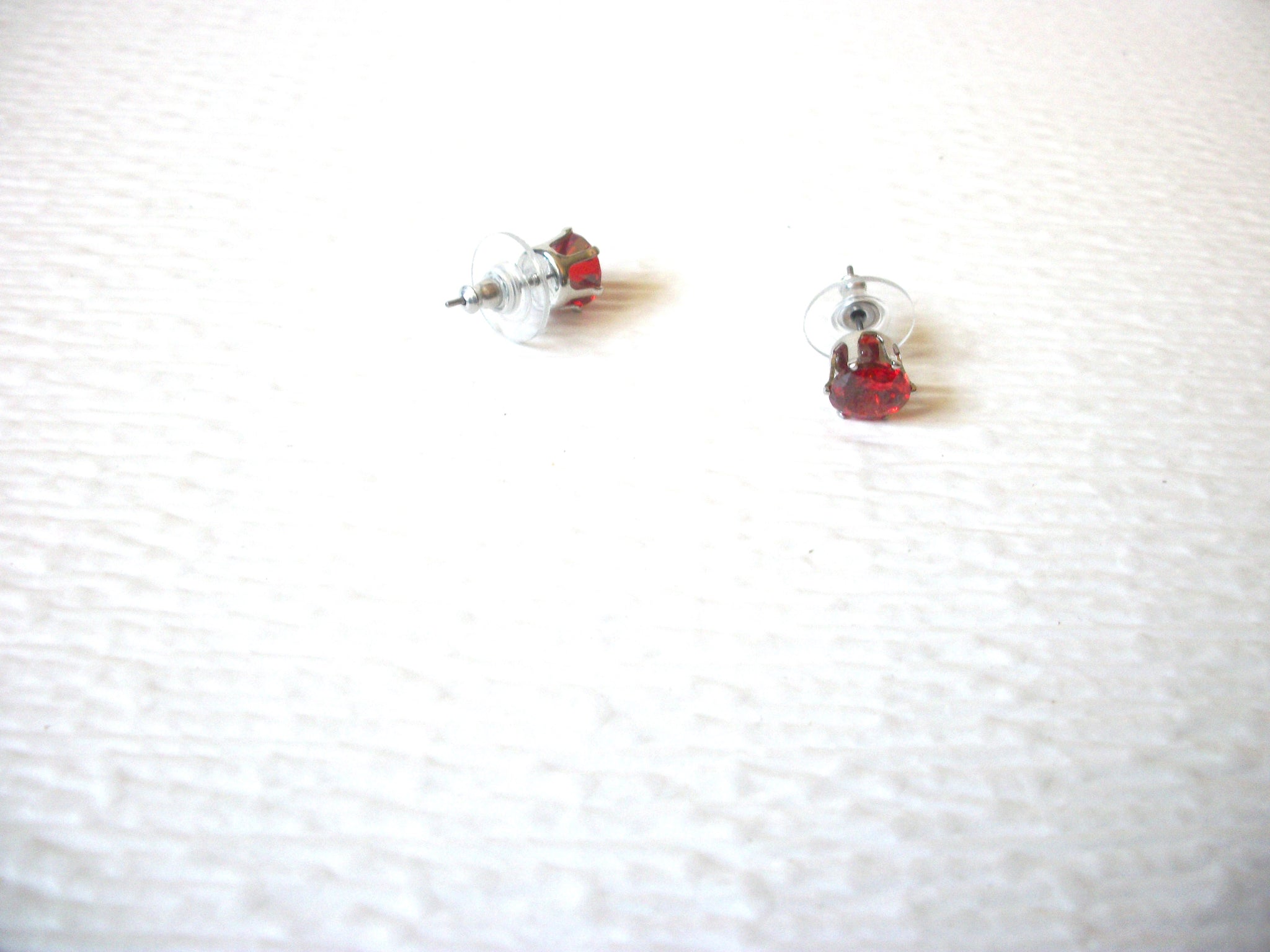 Small Red Rhinestone Stud Earrings 5917