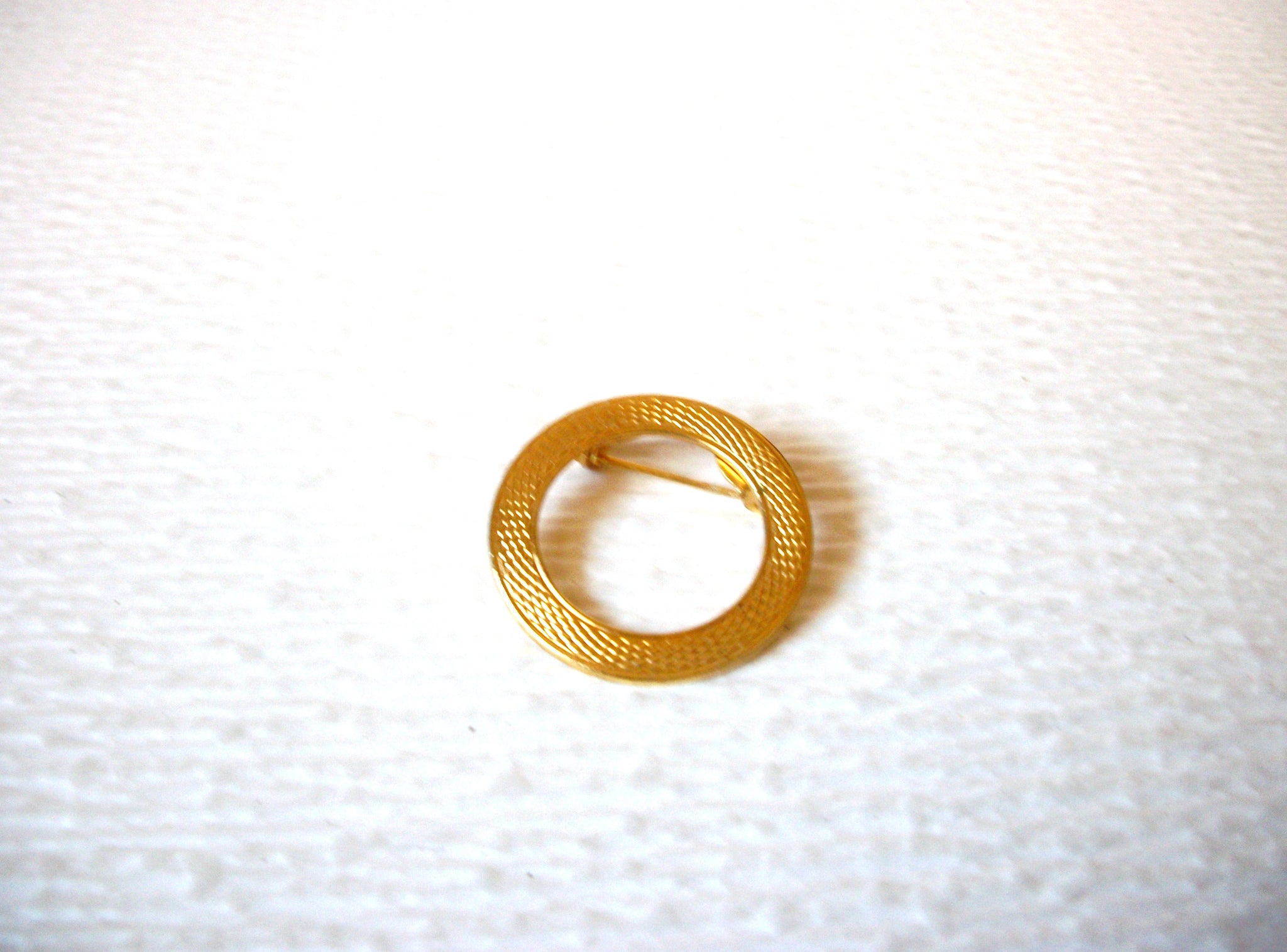 Vintage Gold Toned Etched Circular Brooch Pin 121216