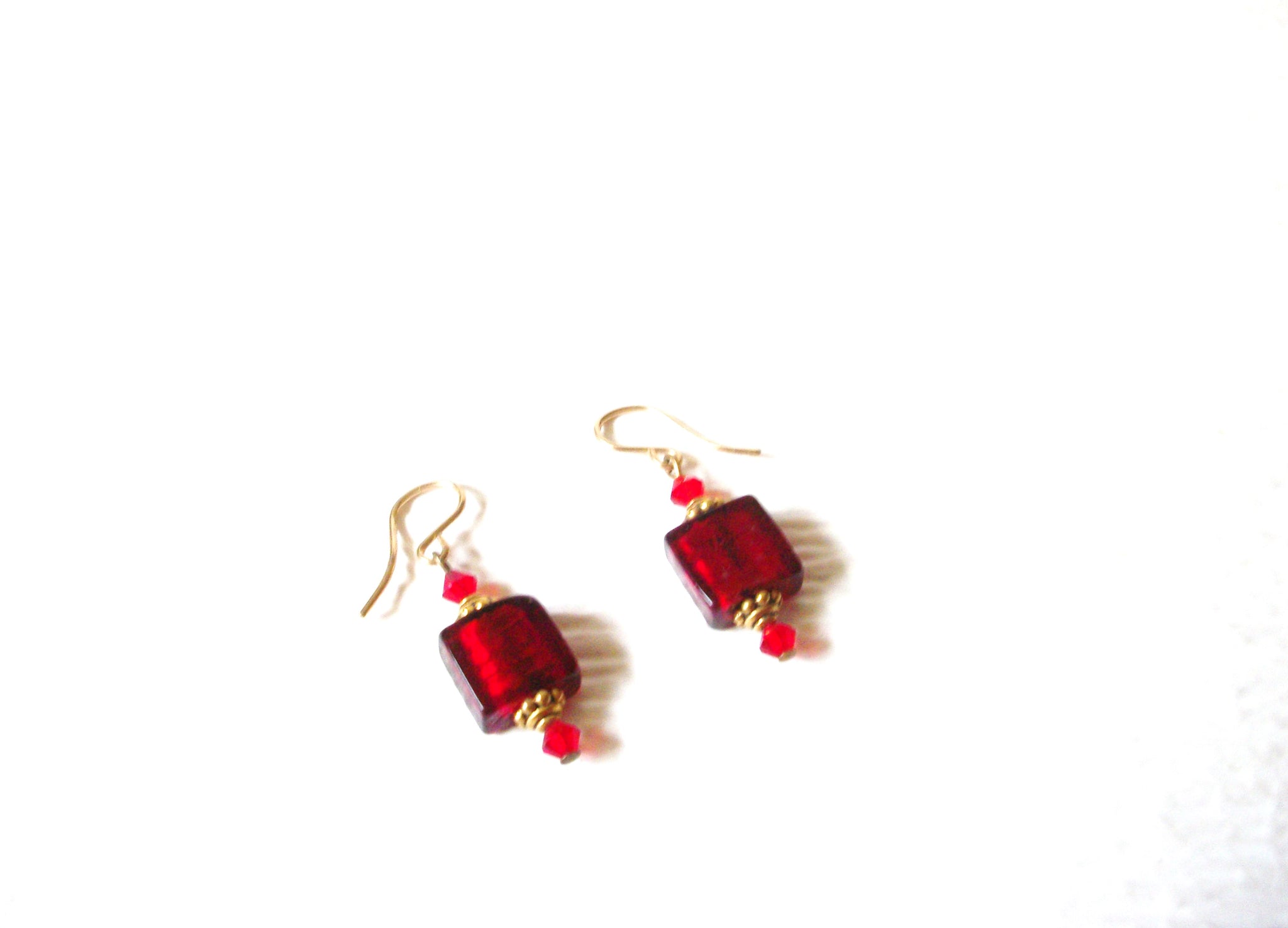 Red Foil Glass Gold Toned Dangle Earrings 72017