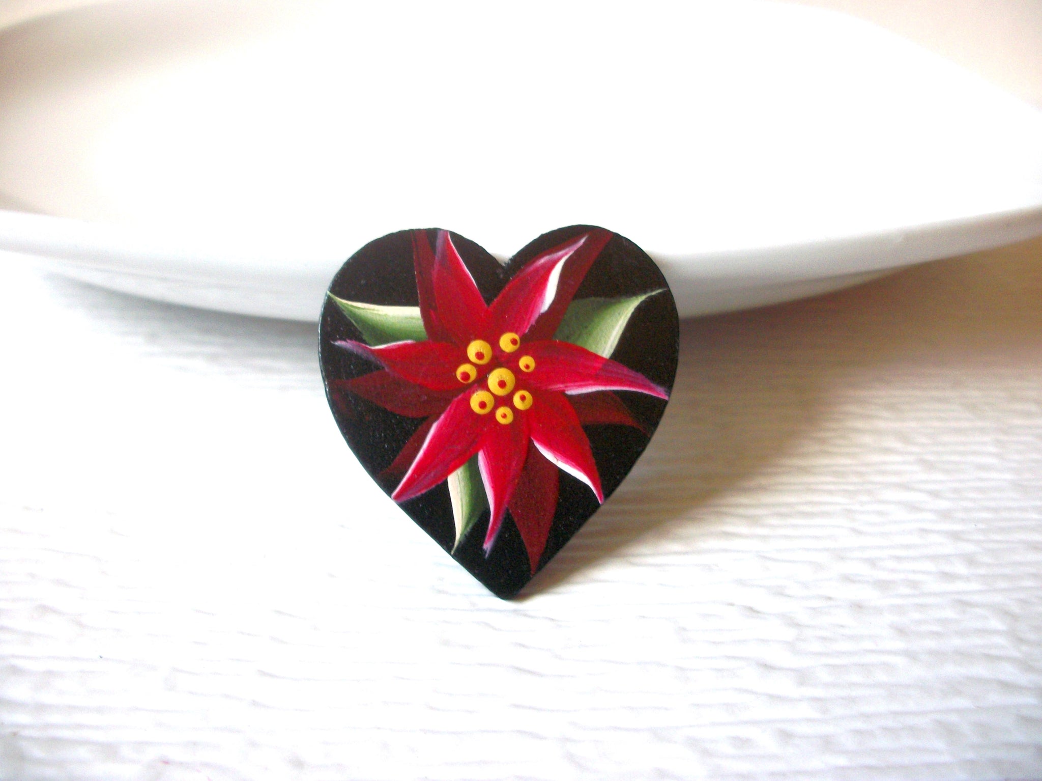 Vintage Hand Painted Flower Wood Brooch Pin 121816