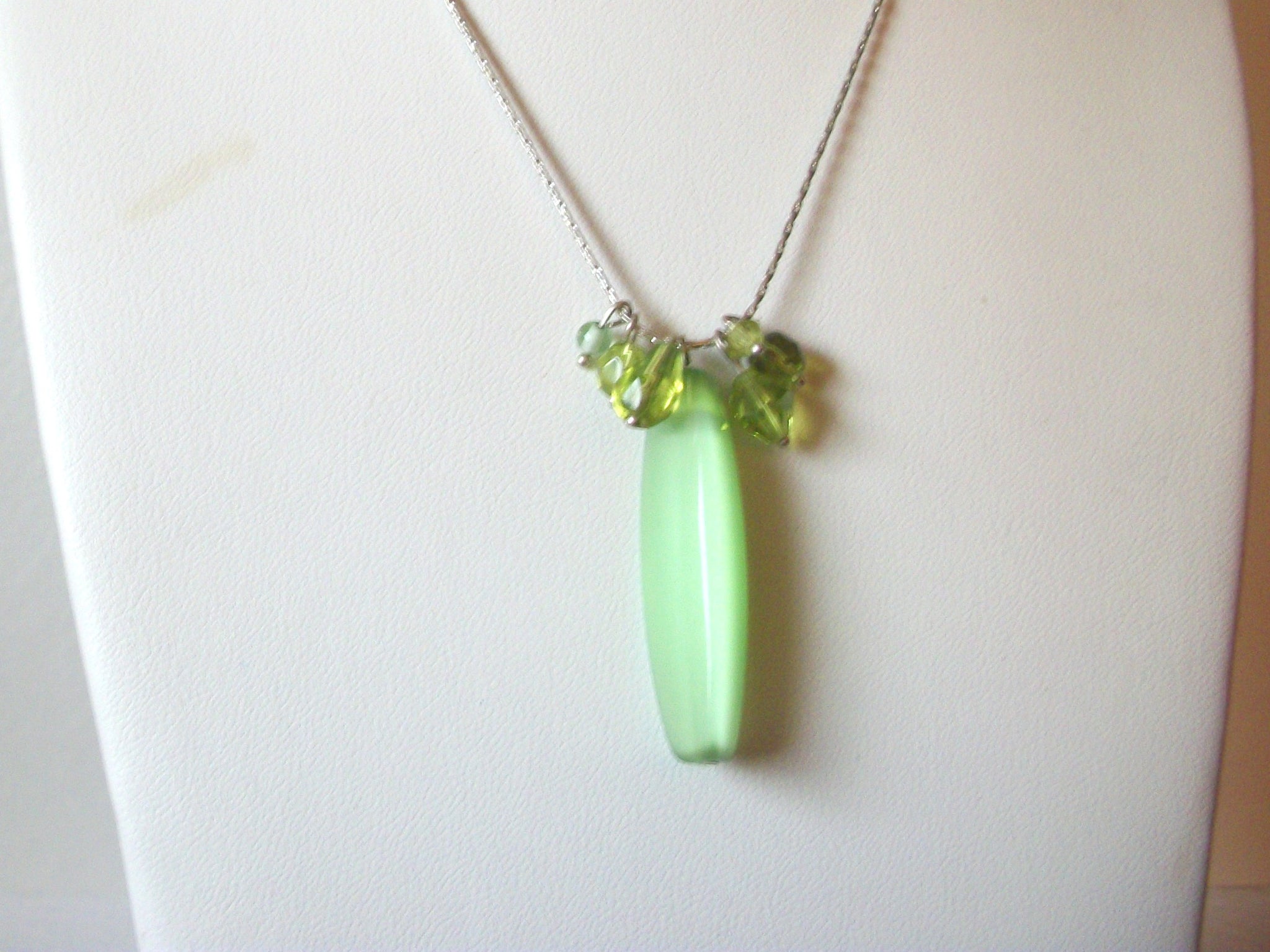 Retro Silver Toned Green Czech Glass Necklace 22617