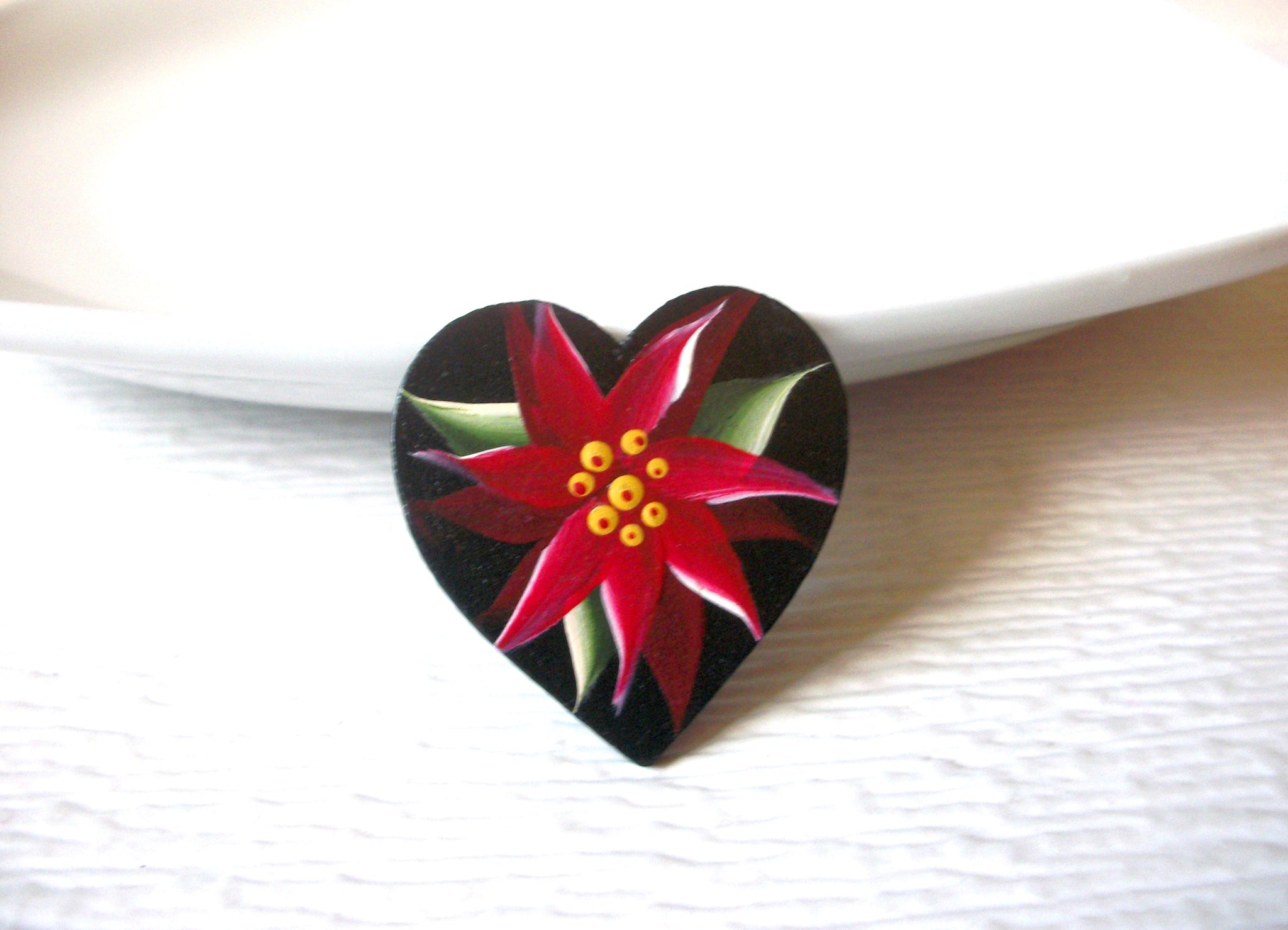 Vintage Hand Painted Flower Wood Brooch Pin 121816