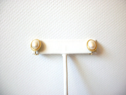 Vintage Small Gold Toned Faux Pearl Clip On Earrings 92216