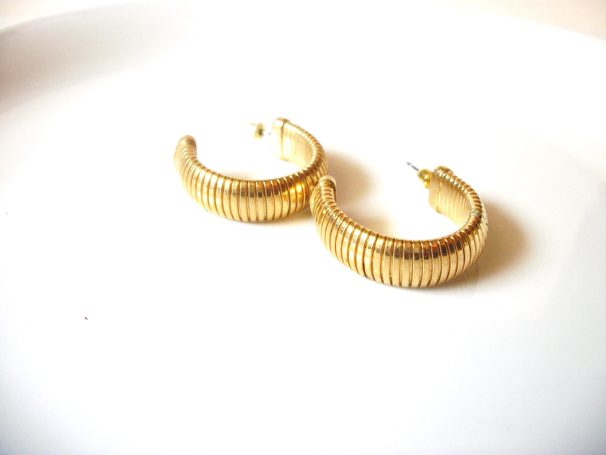 Retro Gold Toned Thicker Hoop Earrings 82017