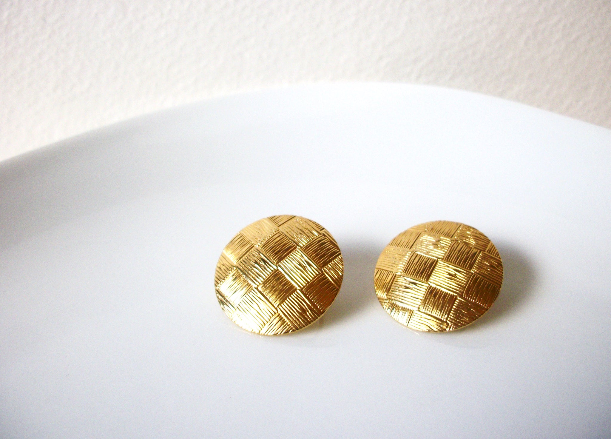 Round Vintage Etched Gold Toned Dome Earrings 82217