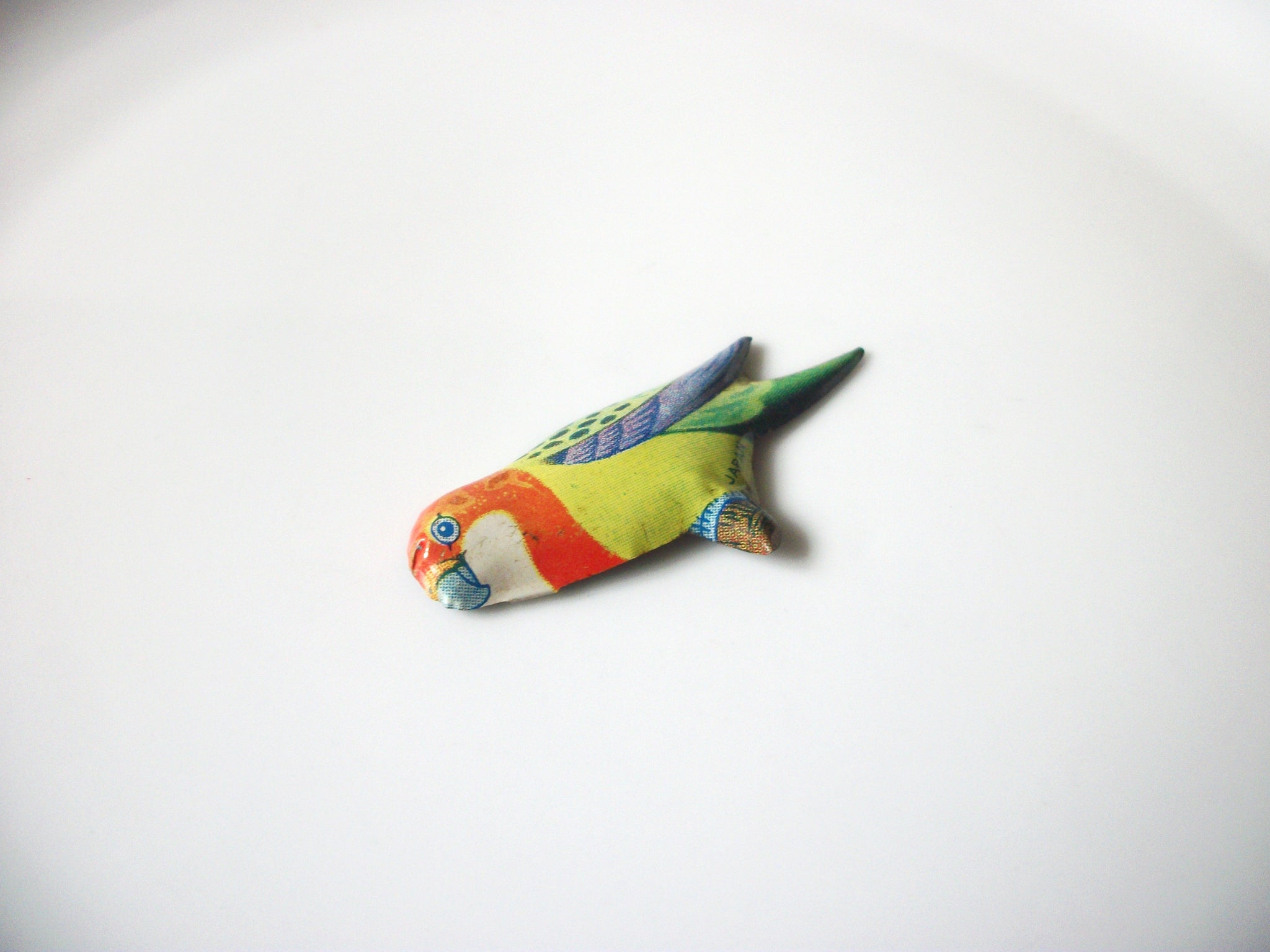 JAPAN Vintage Tin Litho Parakeet Brooch Pin 92017