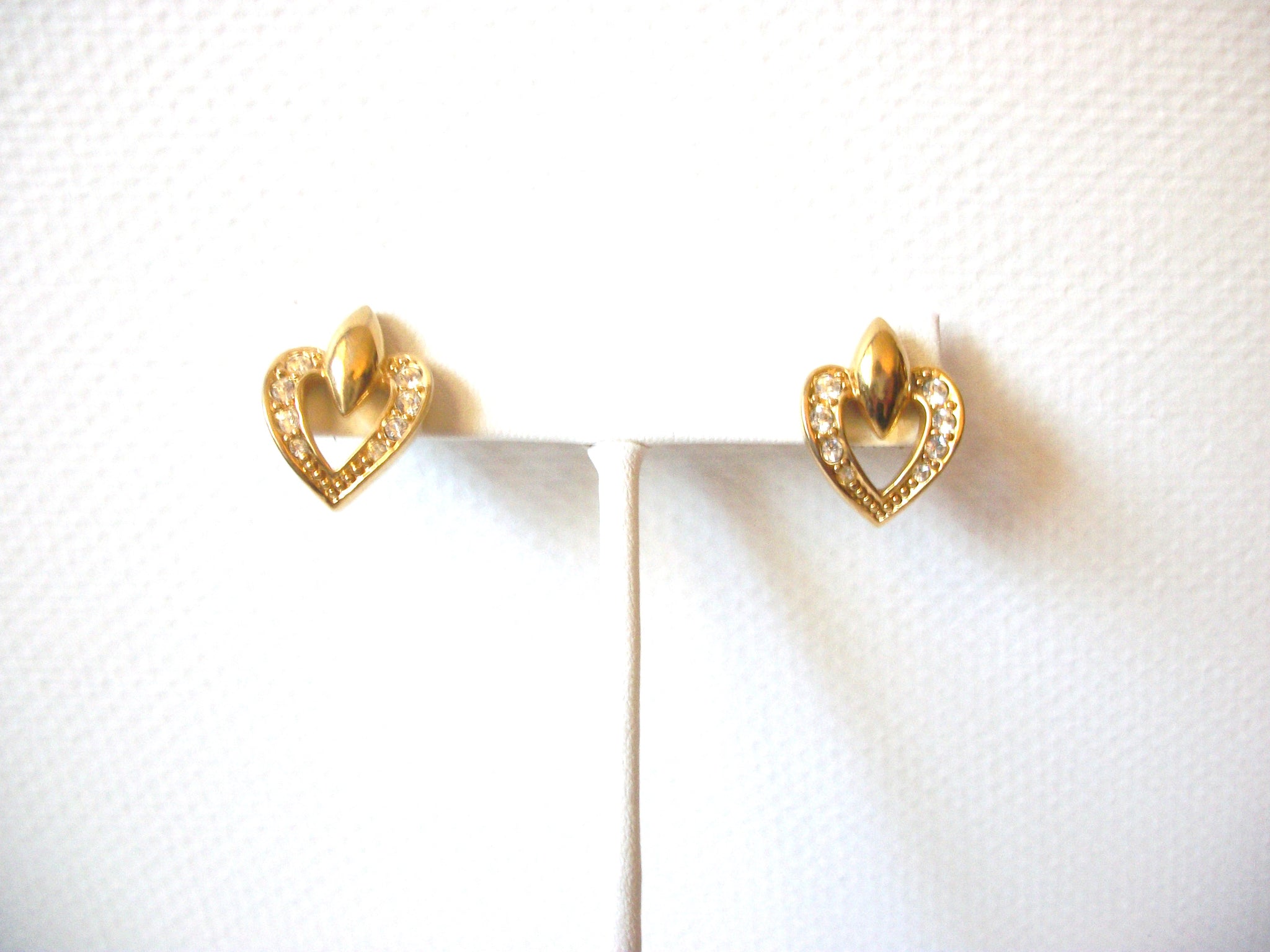 Vintage AVON Small Gold Toned Heart Clear Rhinestone Stud Earrings 92216