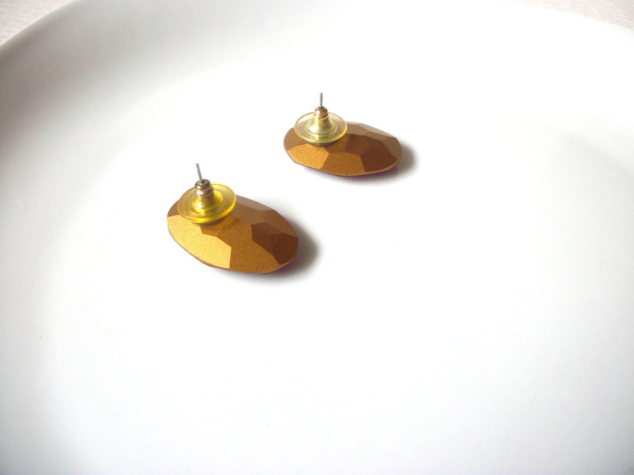Vintage DIVA Fuchsia Faceted Oval Glass Earrings 30717