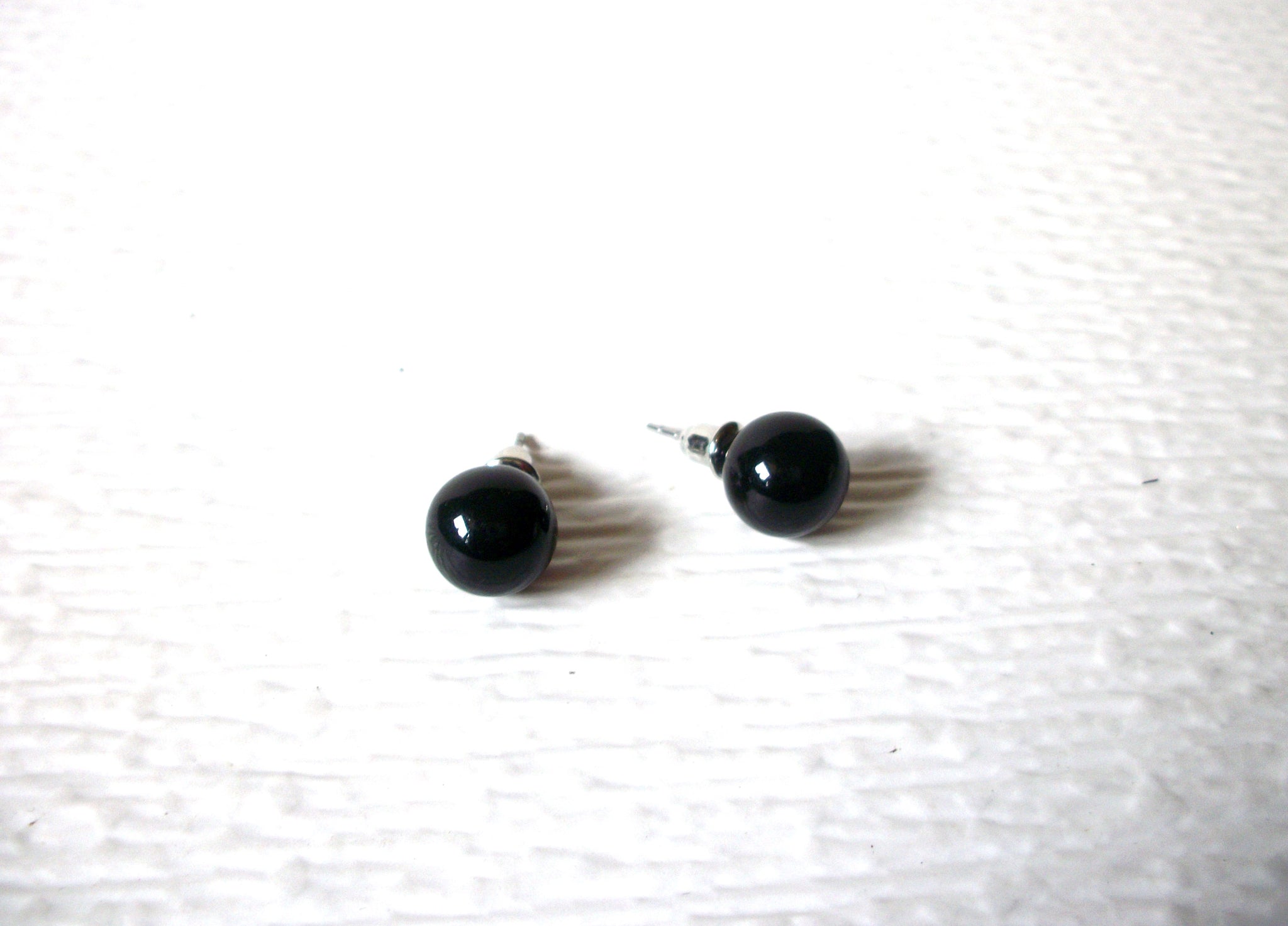 Retro Small Round Black Plastic Stud Earrings 72017 S