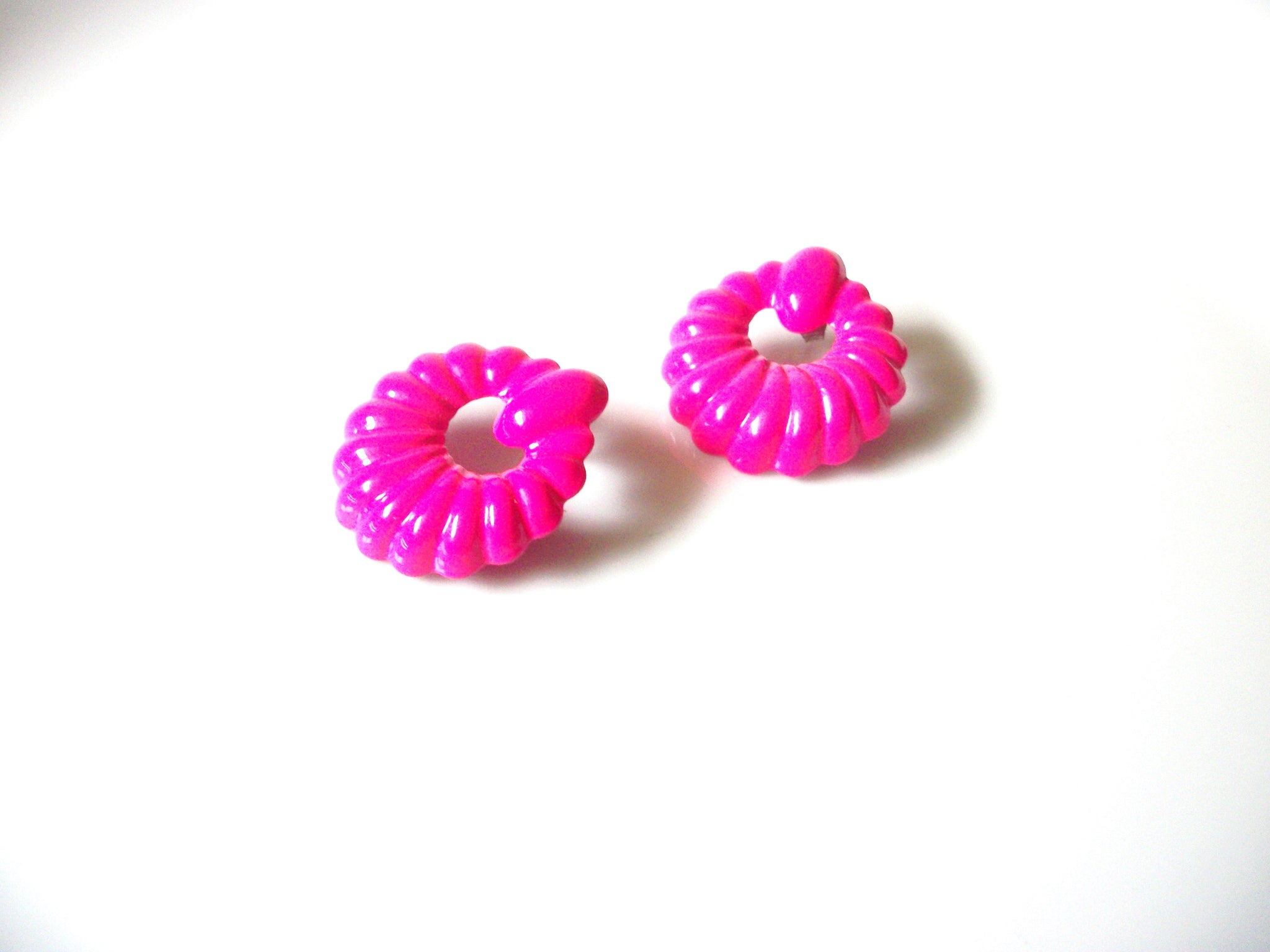 Retro Bright Neon Pink Metal Earrings 92517