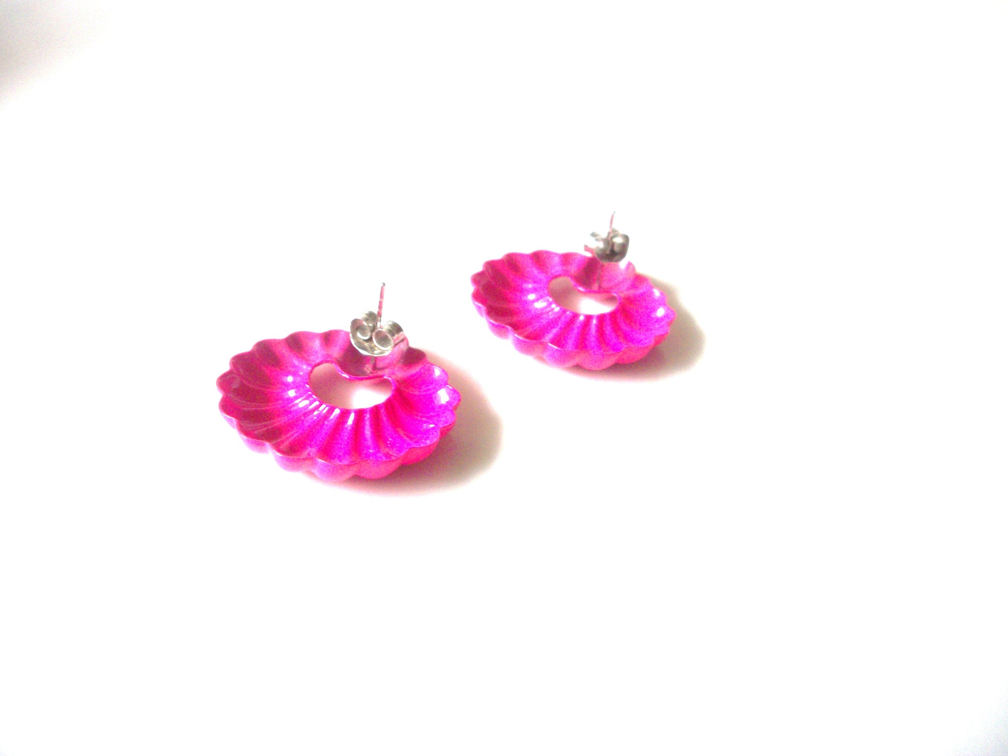 Retro Bright Neon Pink Metal Earrings 92517