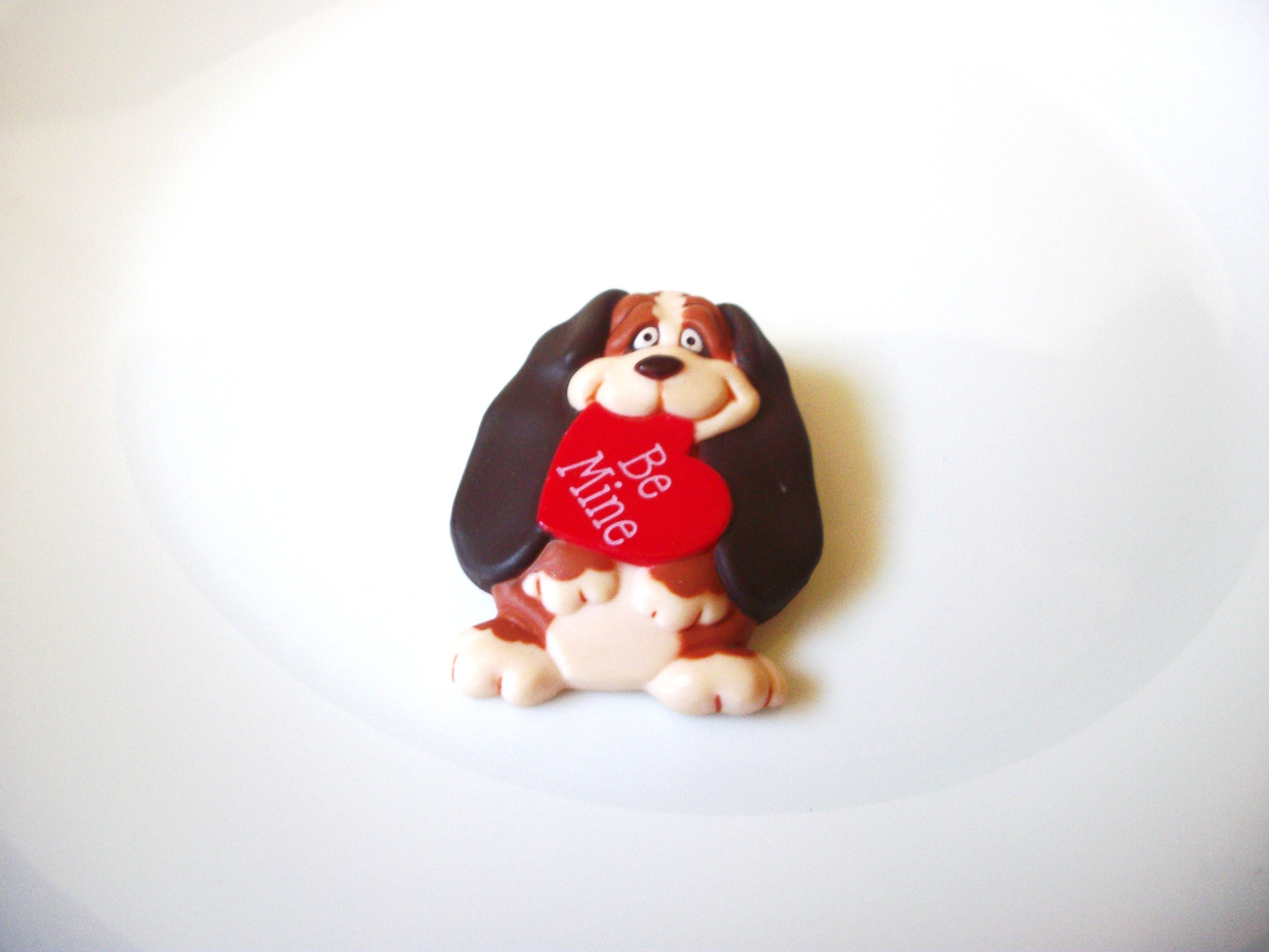 Dog Be Mine 1986 Hallmark Inc Plastic Valentine Day Brooch Pin 122120