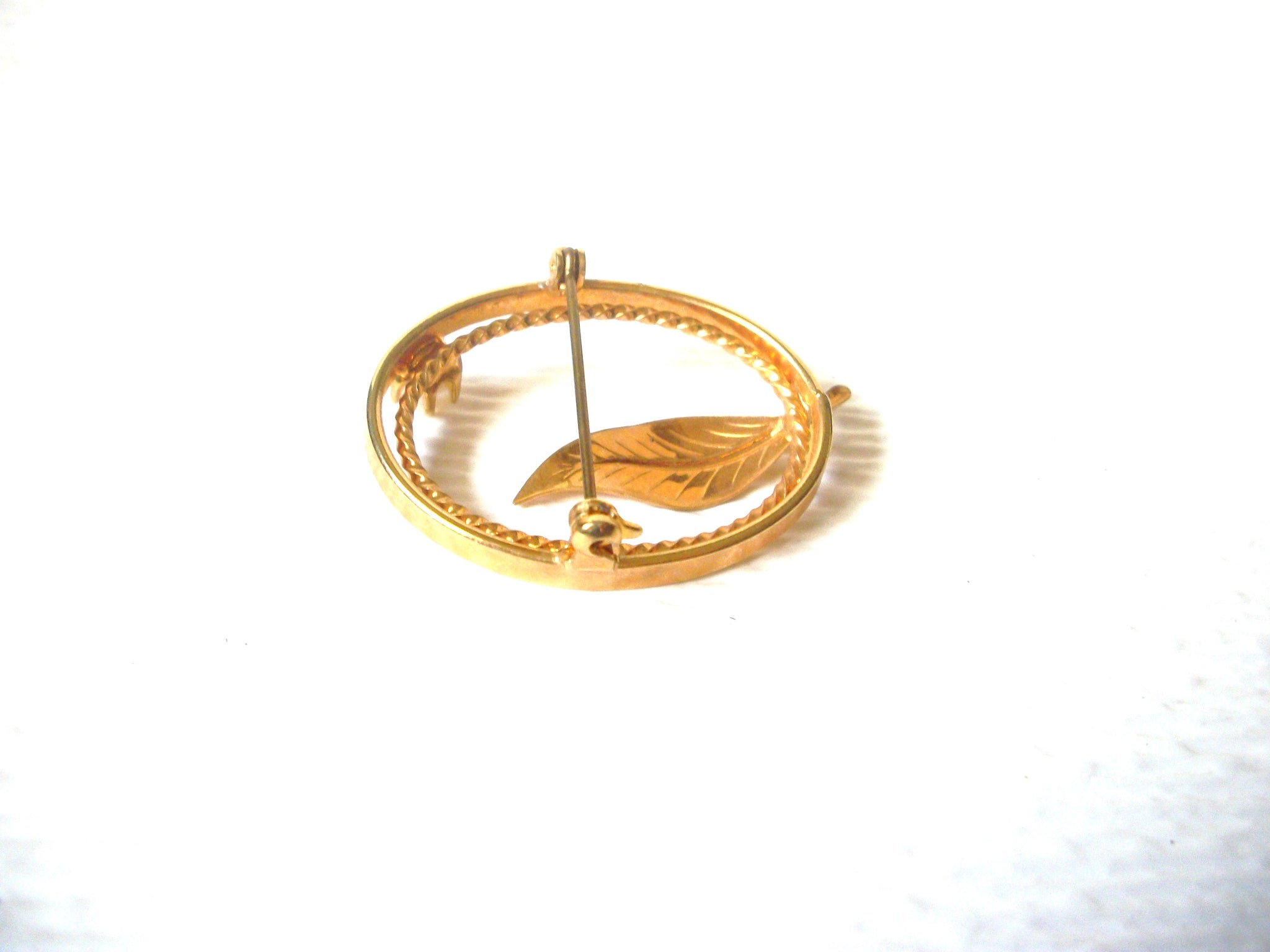 Gold Toned Pearl Vintage Brooch Pin 122220