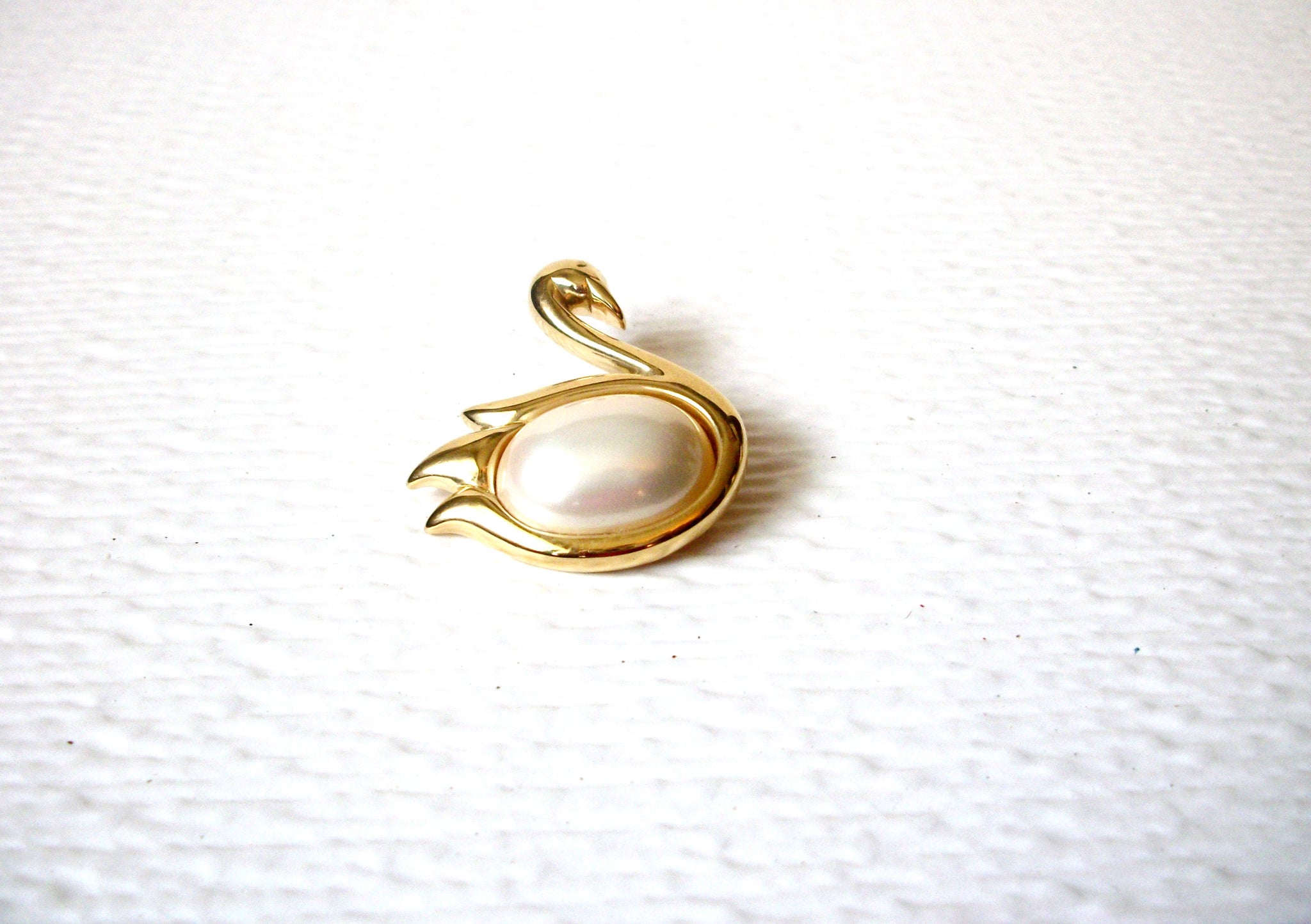 TRIFARI Gold Toned Swan Glass Pearl Brooch Pin 122720