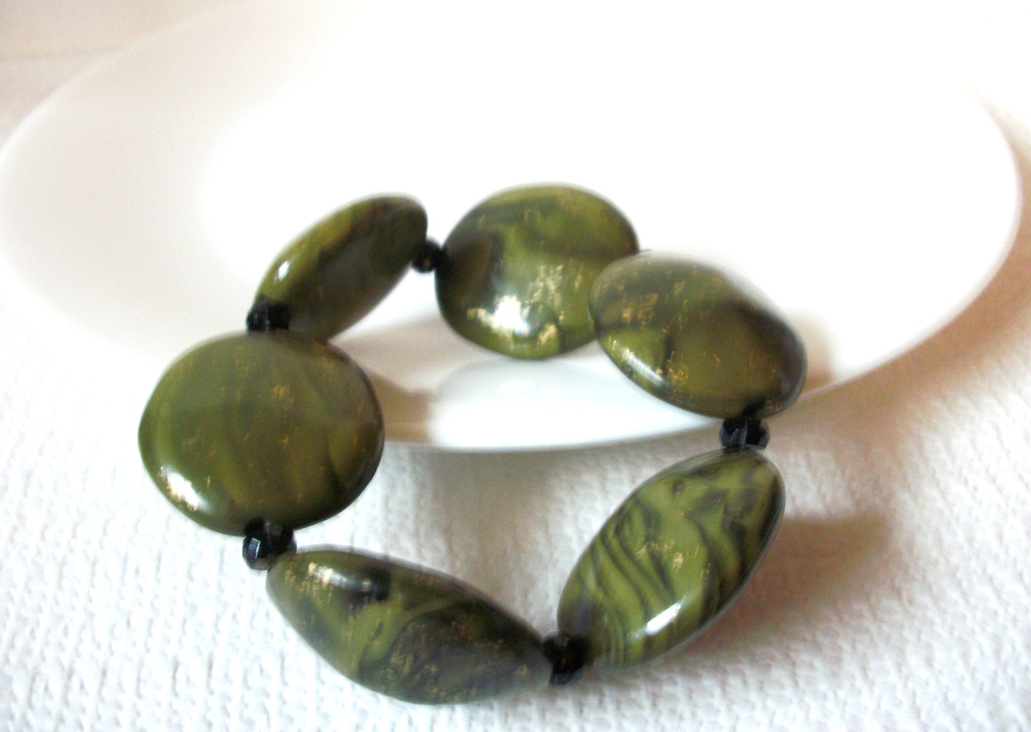Vintage Olive Green Bracelet 101720