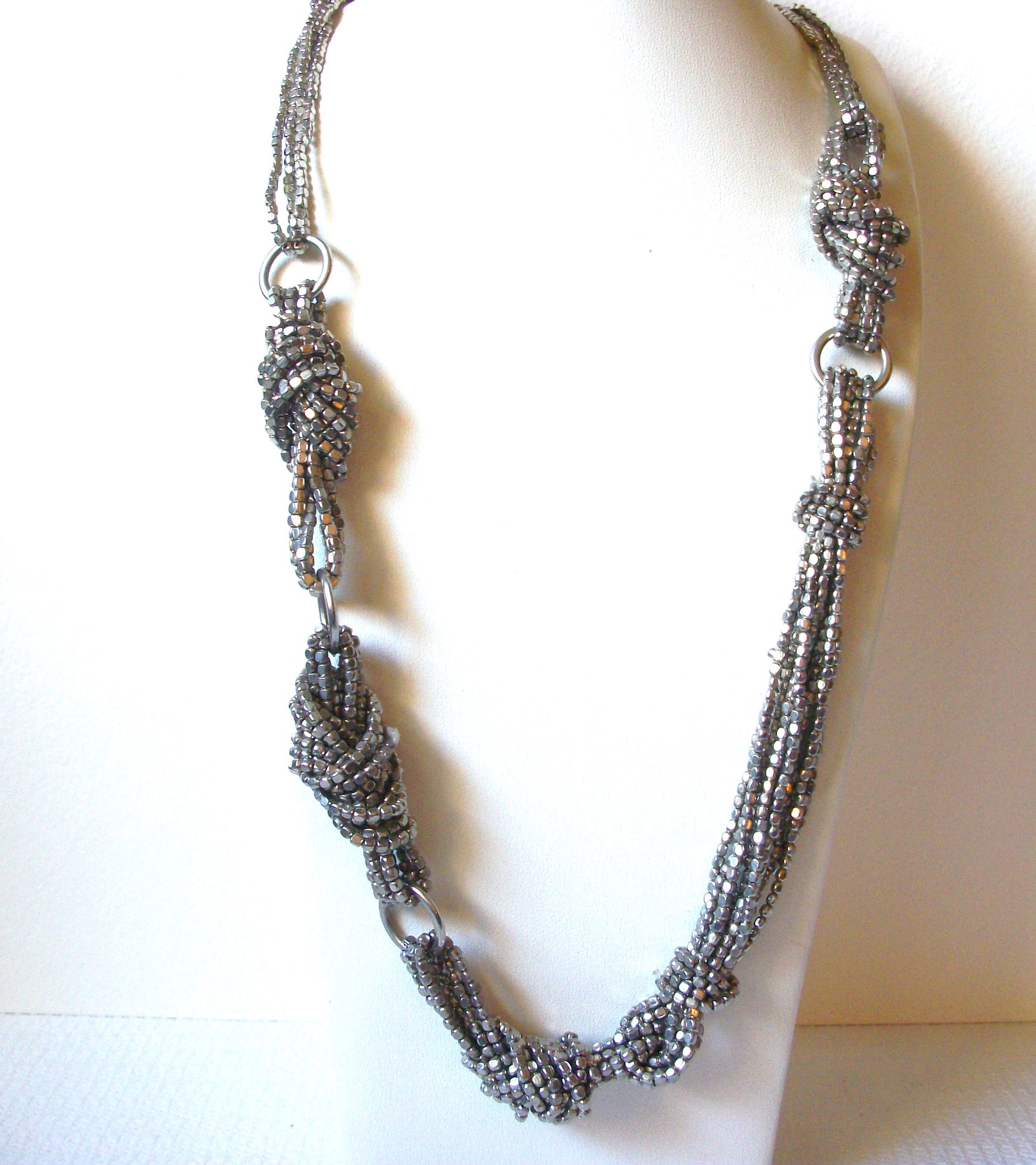 Retro Silver Toned Metal Necklace 101720