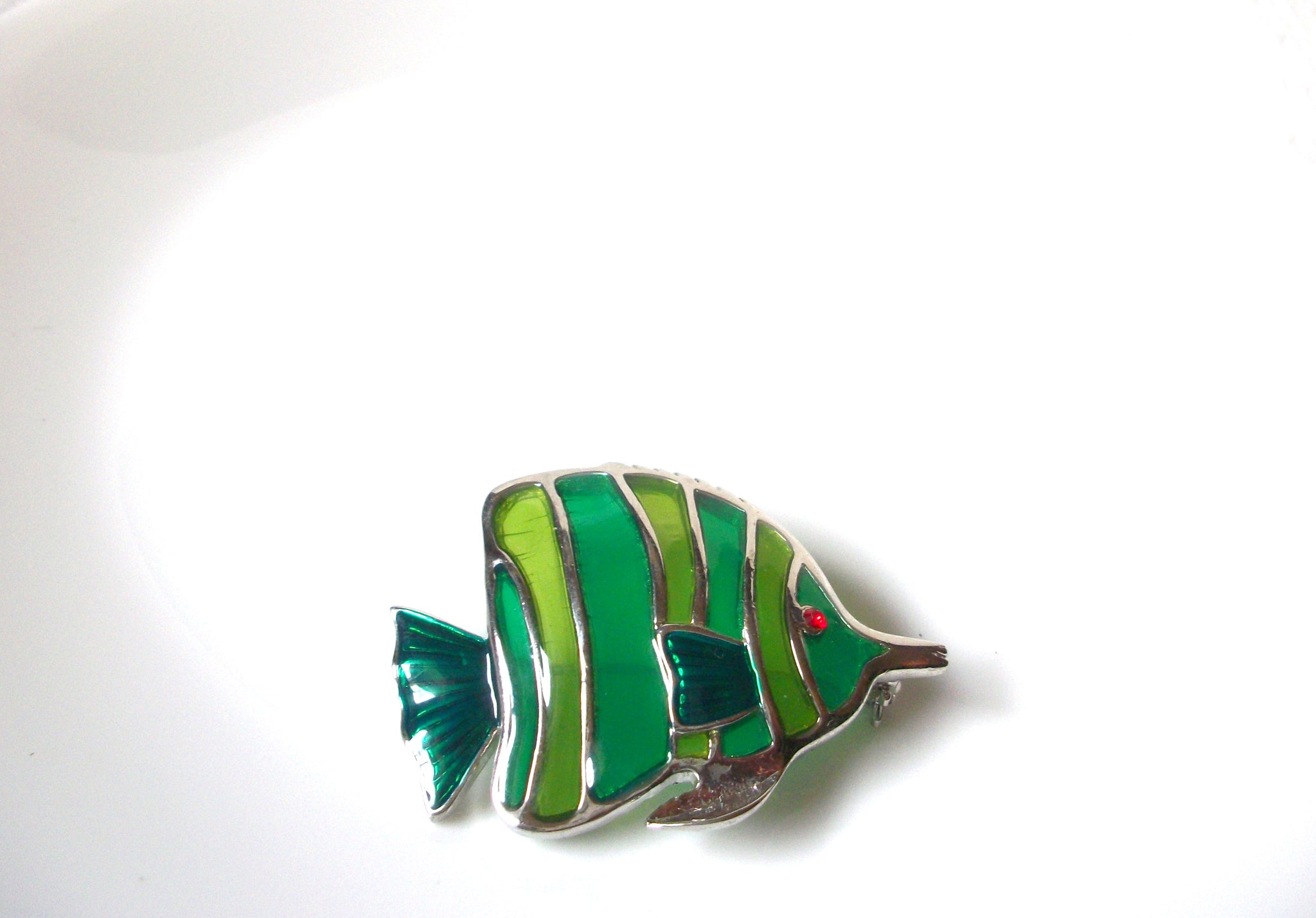 Vintage Green Glass Tropical Fish Brooch Pin 101820