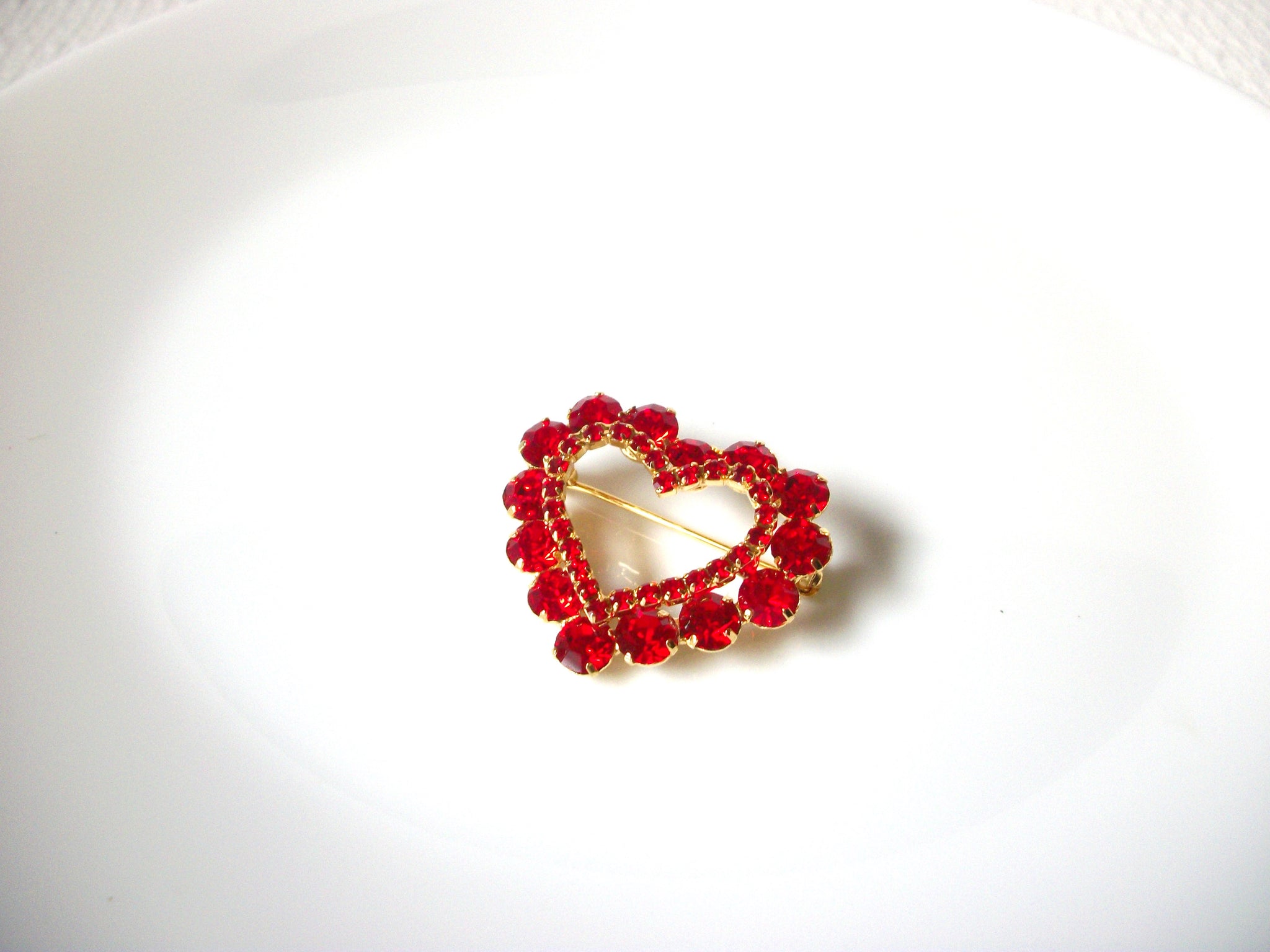 Vintage Red Sparkling Austrian Rhinestones Heart Brooch Pin 101820