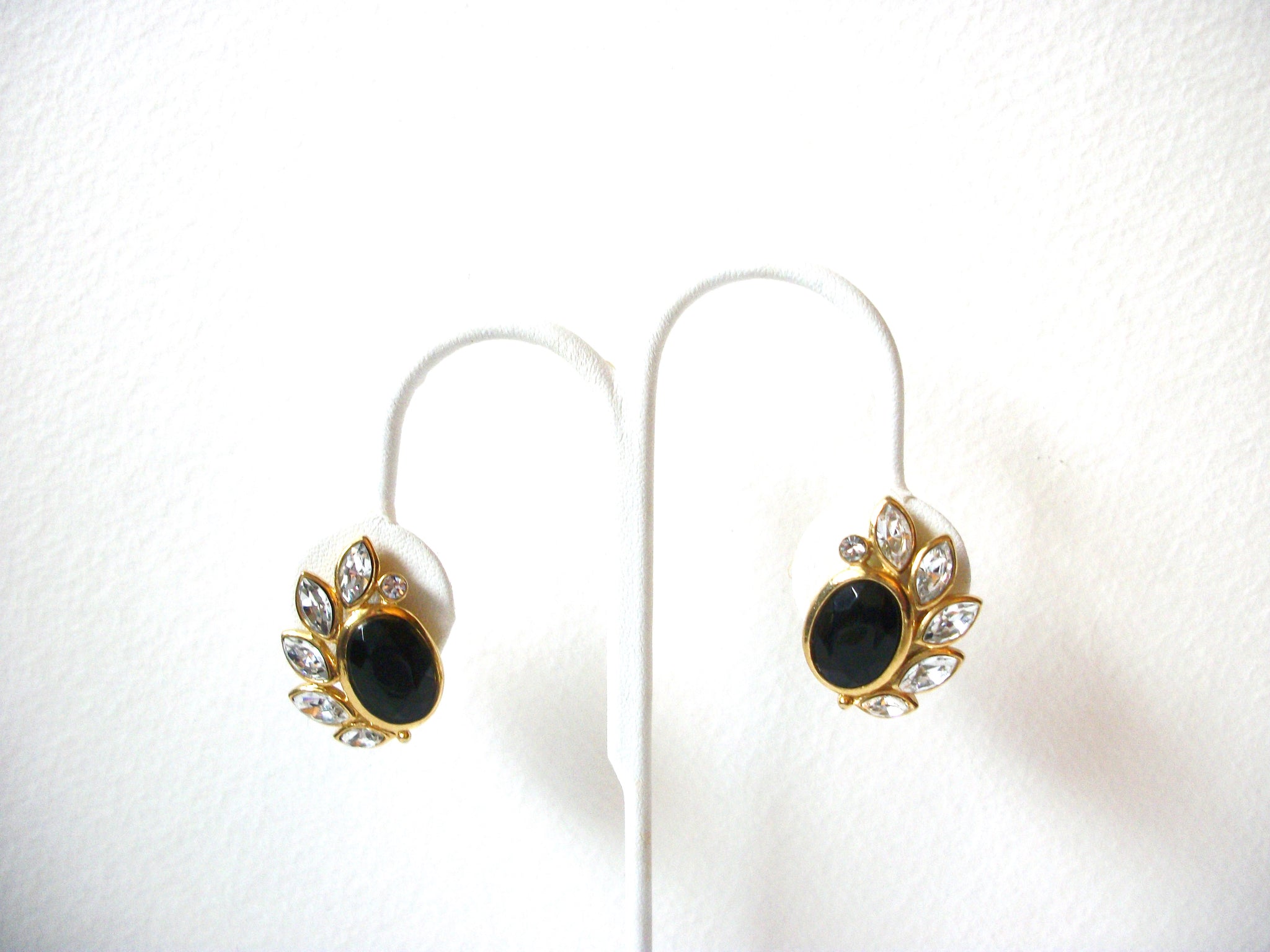 Vintage TRIFARI Rhinestone Earrings 101920