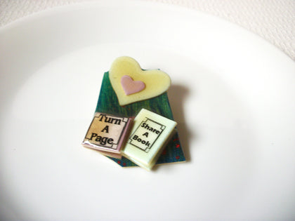 Vintage Lucinda Book Pins 101920