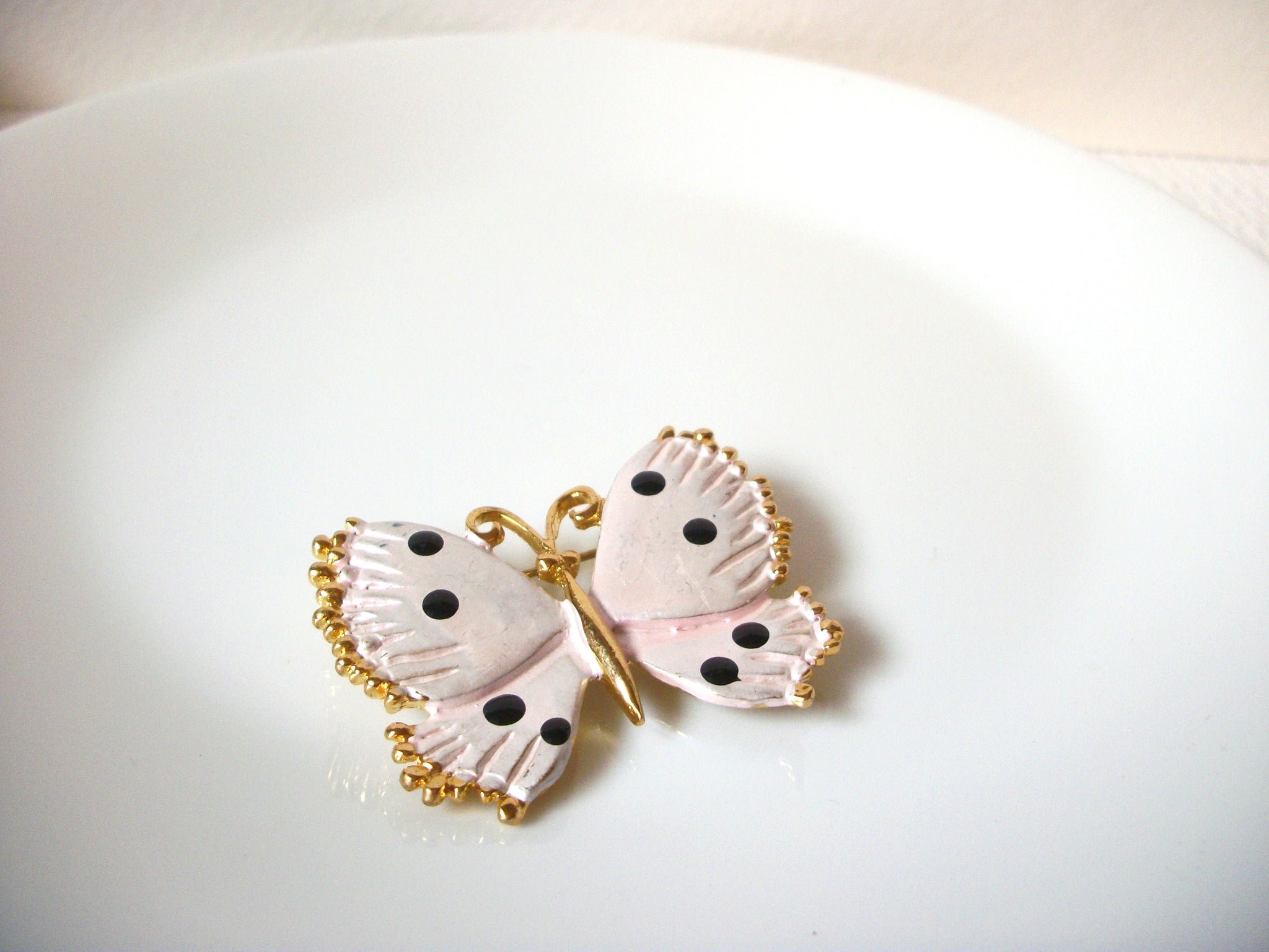 Vintage Pale Pink Polka Dots Butterfly Brooch Pin 102020