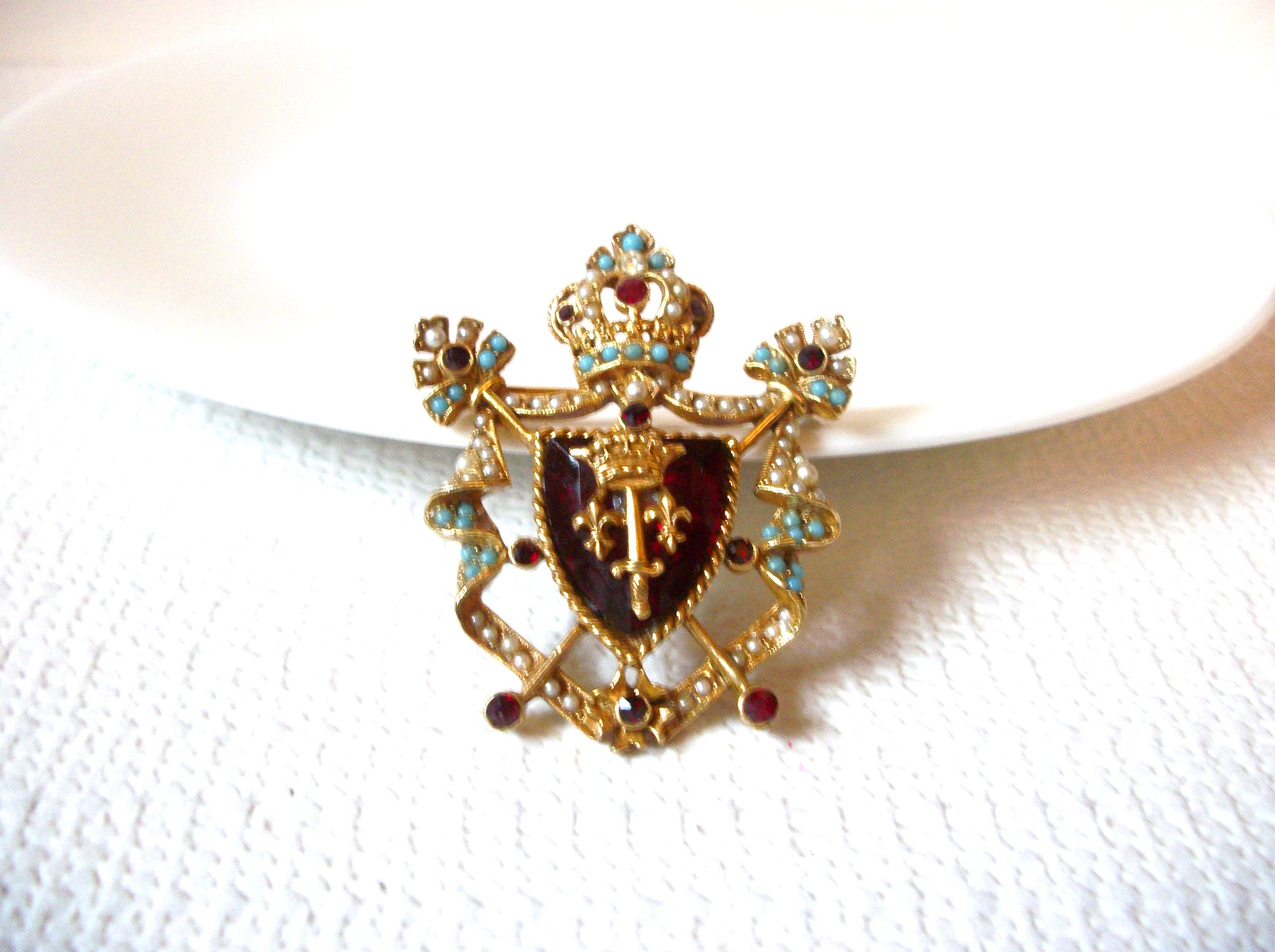 ART Stamped Royal Crest Crown Rhinestone Brooch Pin 101920