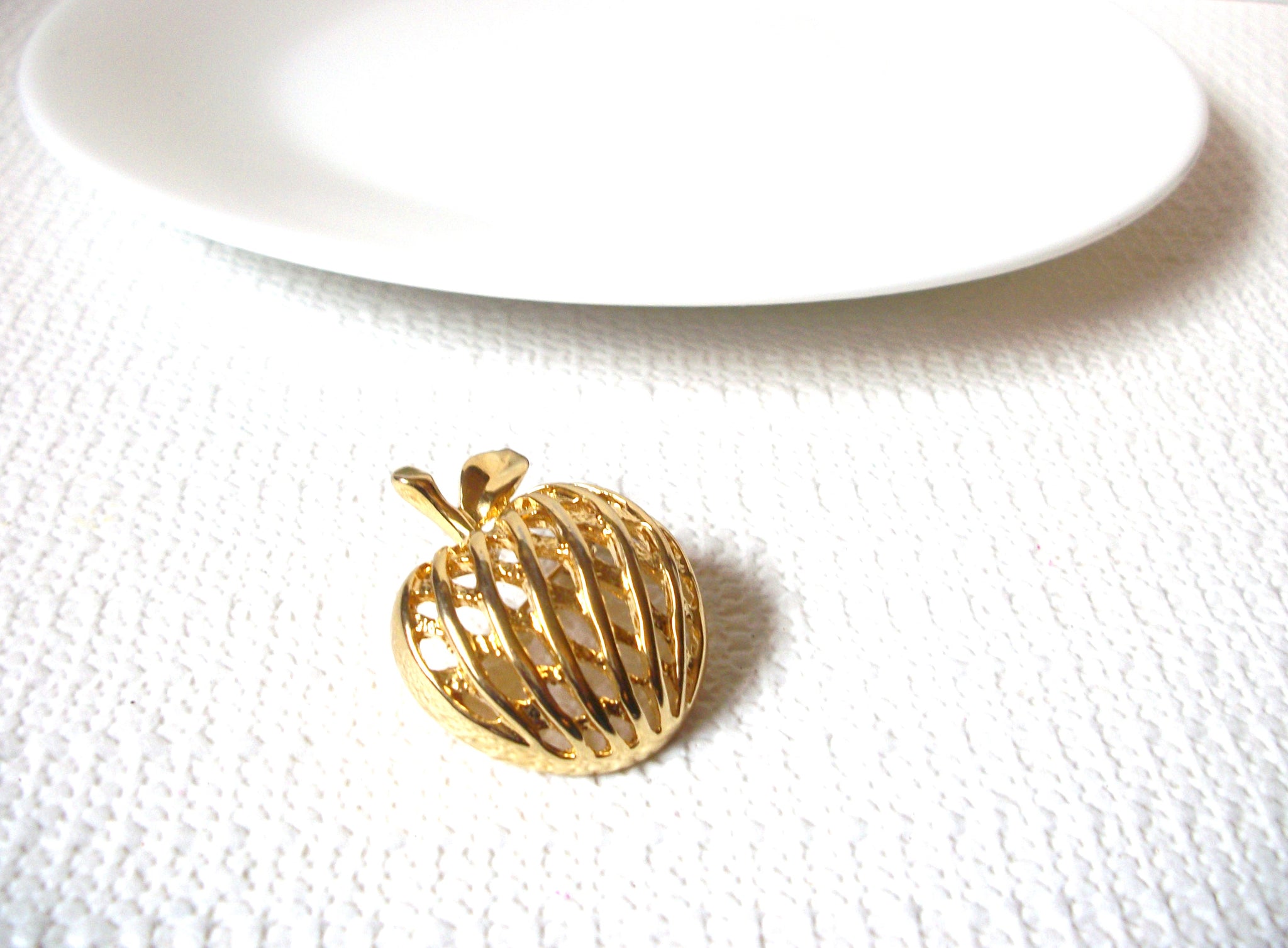 Vintage Gold Toned Basket Weaved Brooch Pin 71218Z