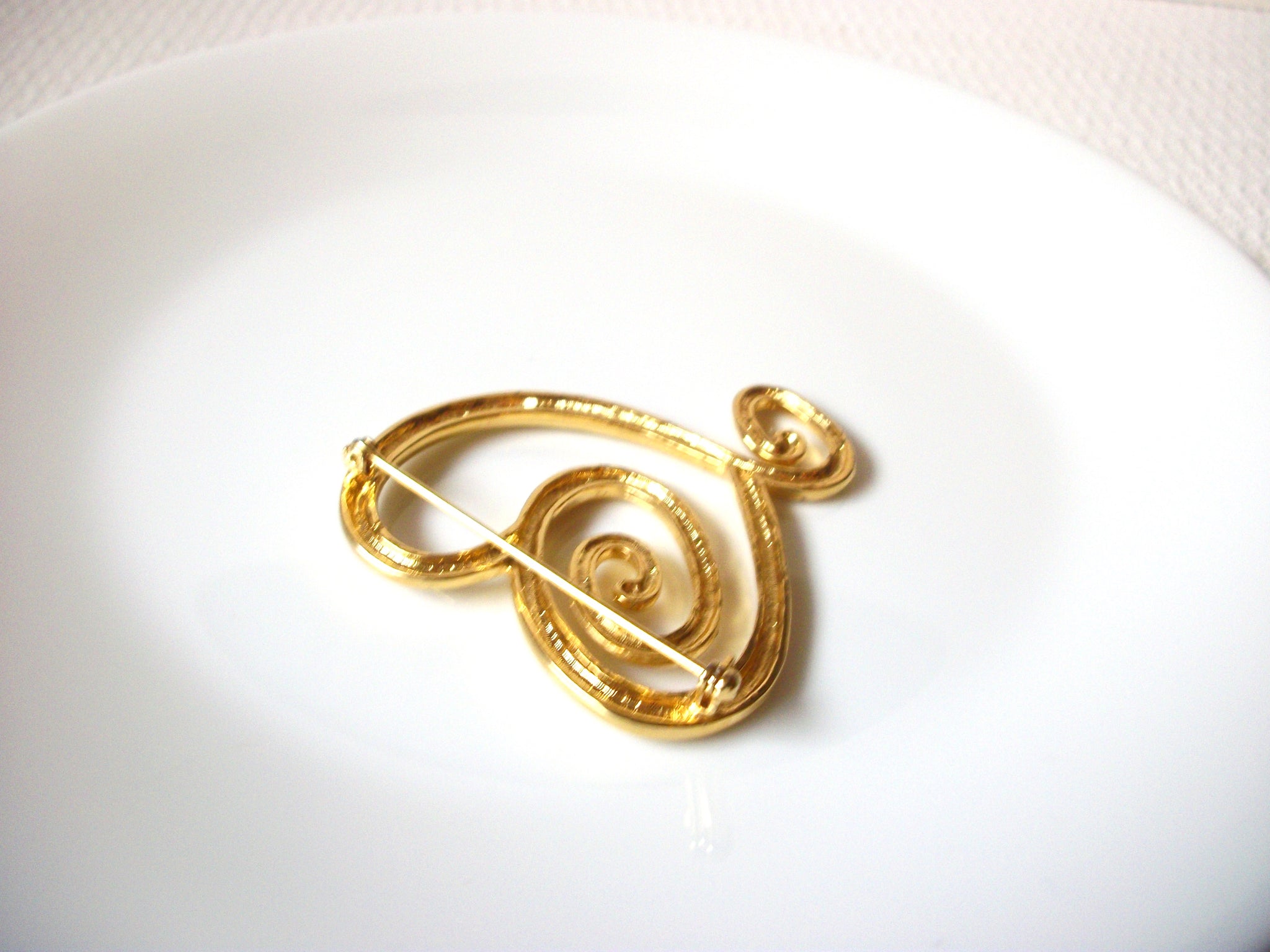 Vintage Gold Tone Larger Abstract Heart Brooch Pin 71218Z