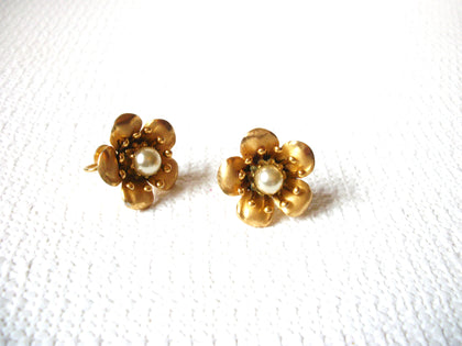 Vintage CORO Gold Tone Pearl Screw Backs 71218Z