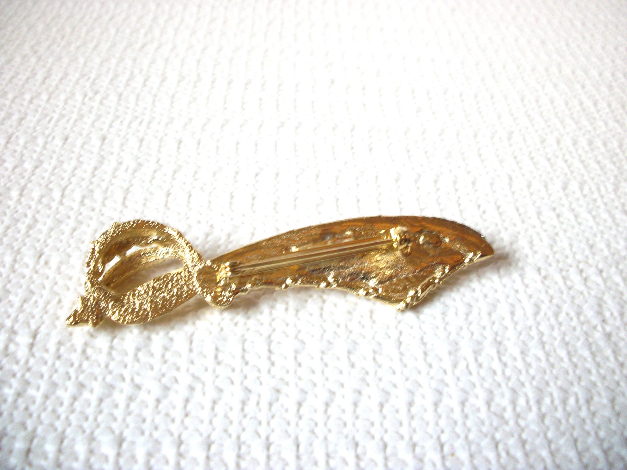 Retro Gold Tone Blue Dagger Broch Pin 71218S