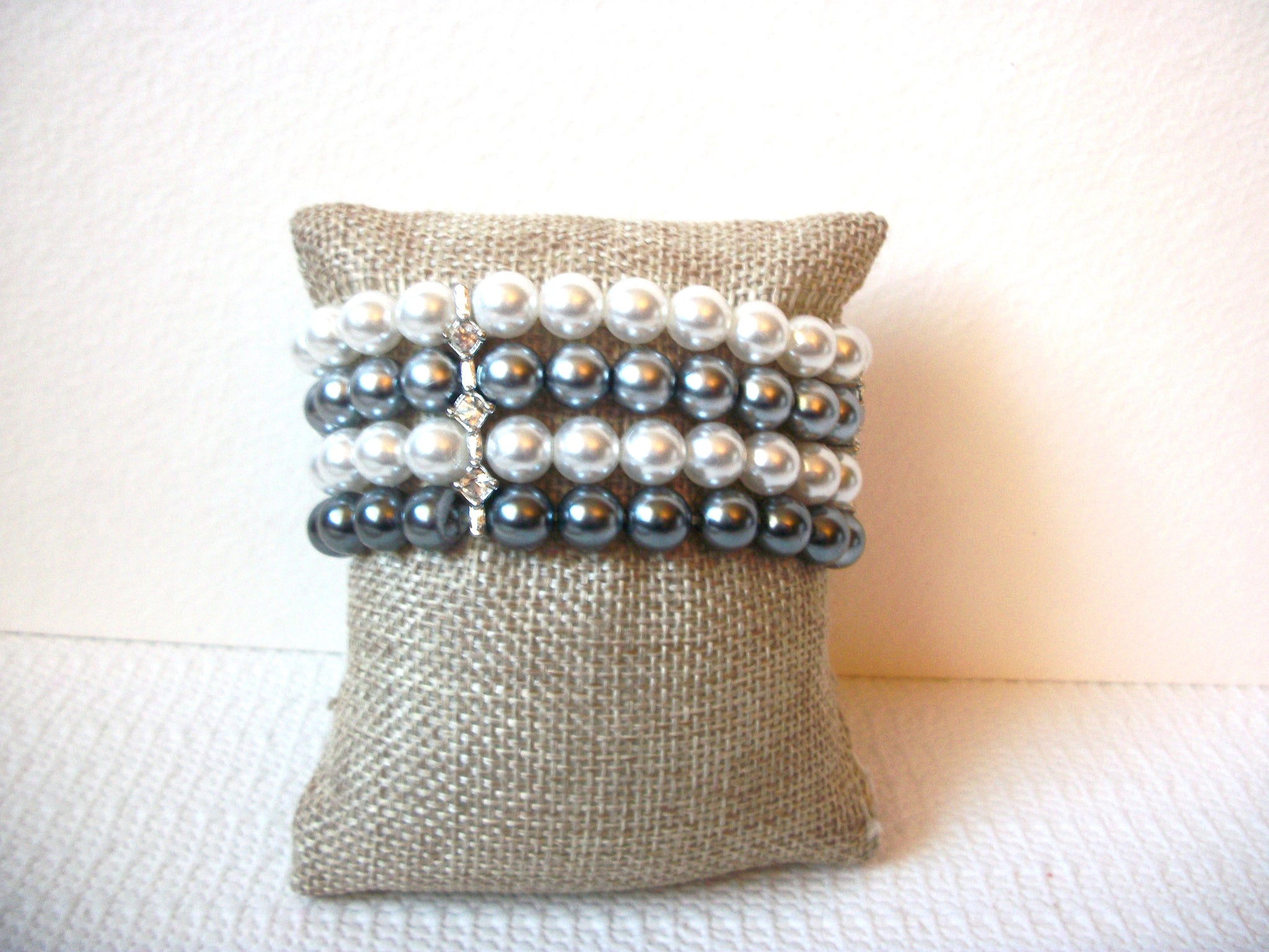 Vintage White Gray Silver Faux Pearls Bracelet 71218S
