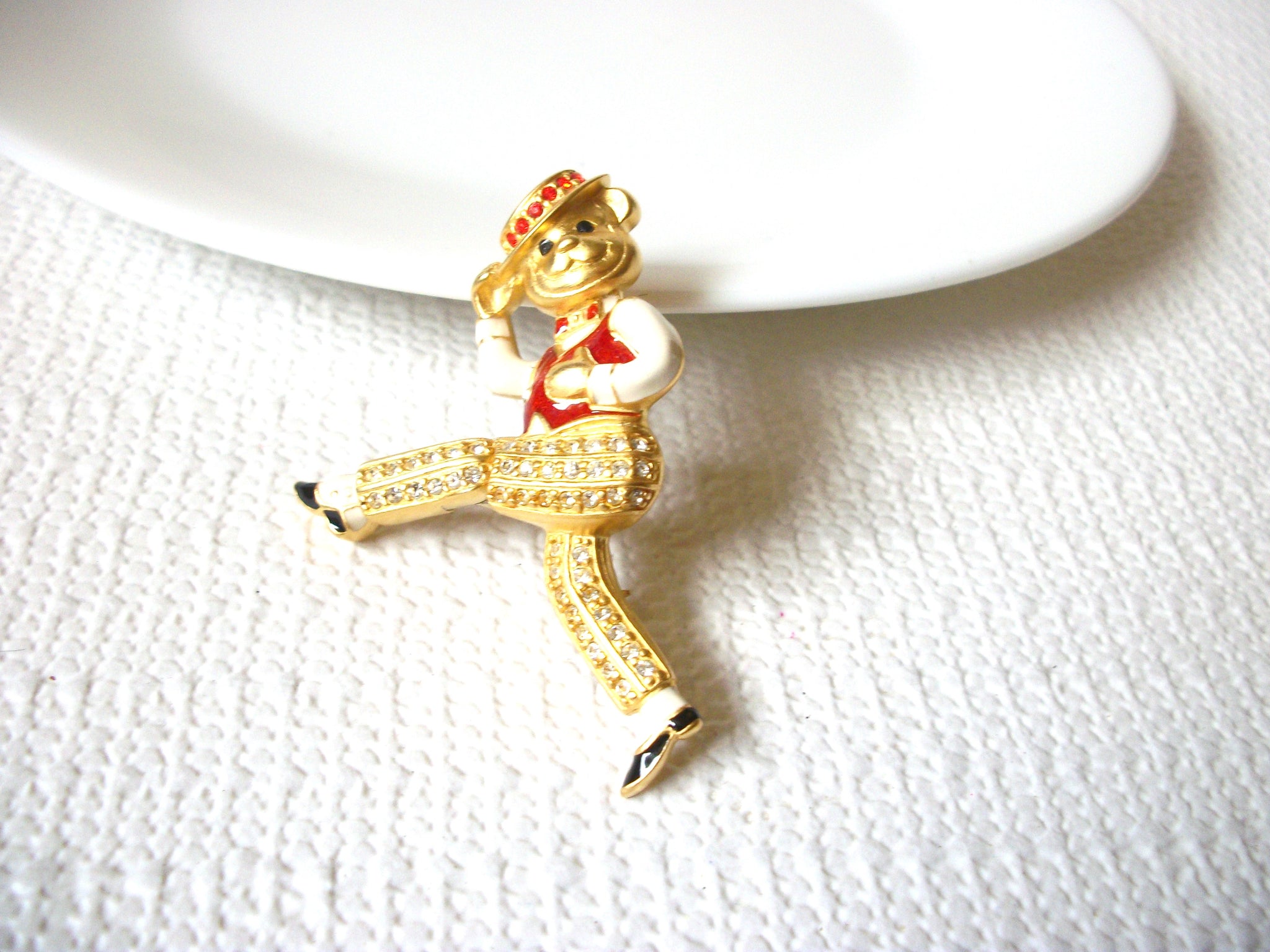 BOB MACKIE Stamped Gold Tone Enameled Dancing Bear Hinged Leg Rhinestone Pants Pin 71218