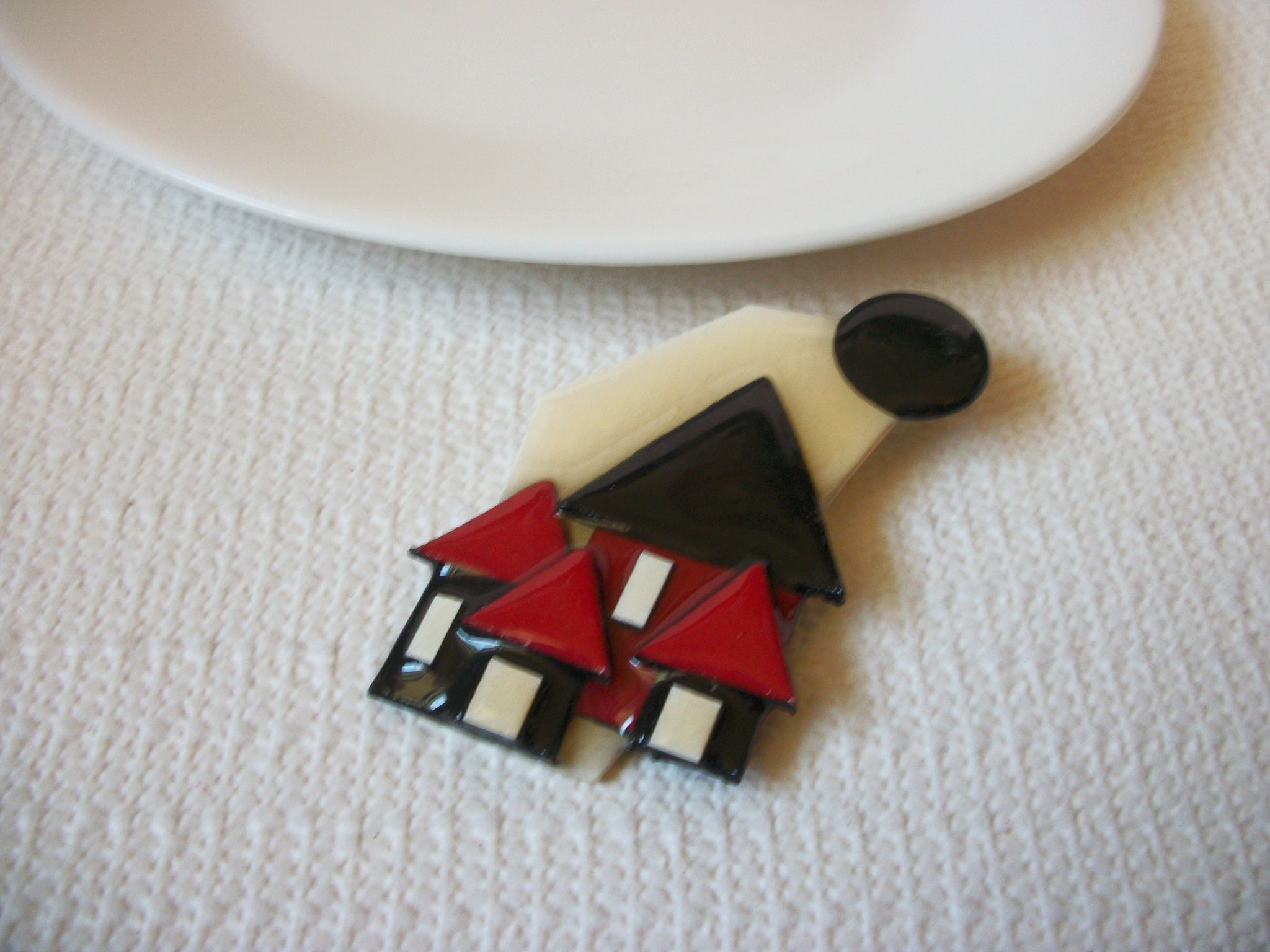 Vintage House Pin By Lucinda Red Black Houses Black Moon 71218D
