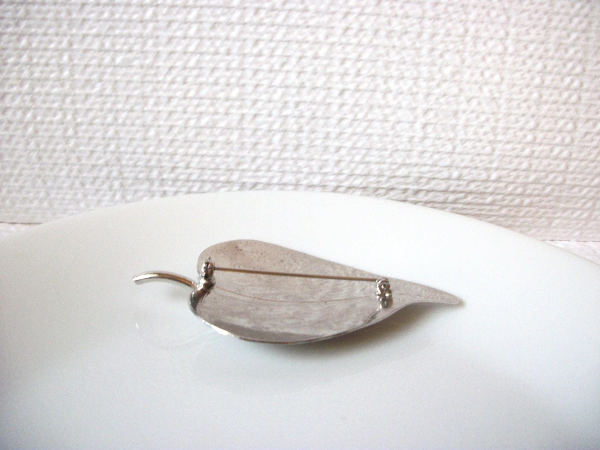 Vintage Silver Toned Leaf Brooch Pin 71218D