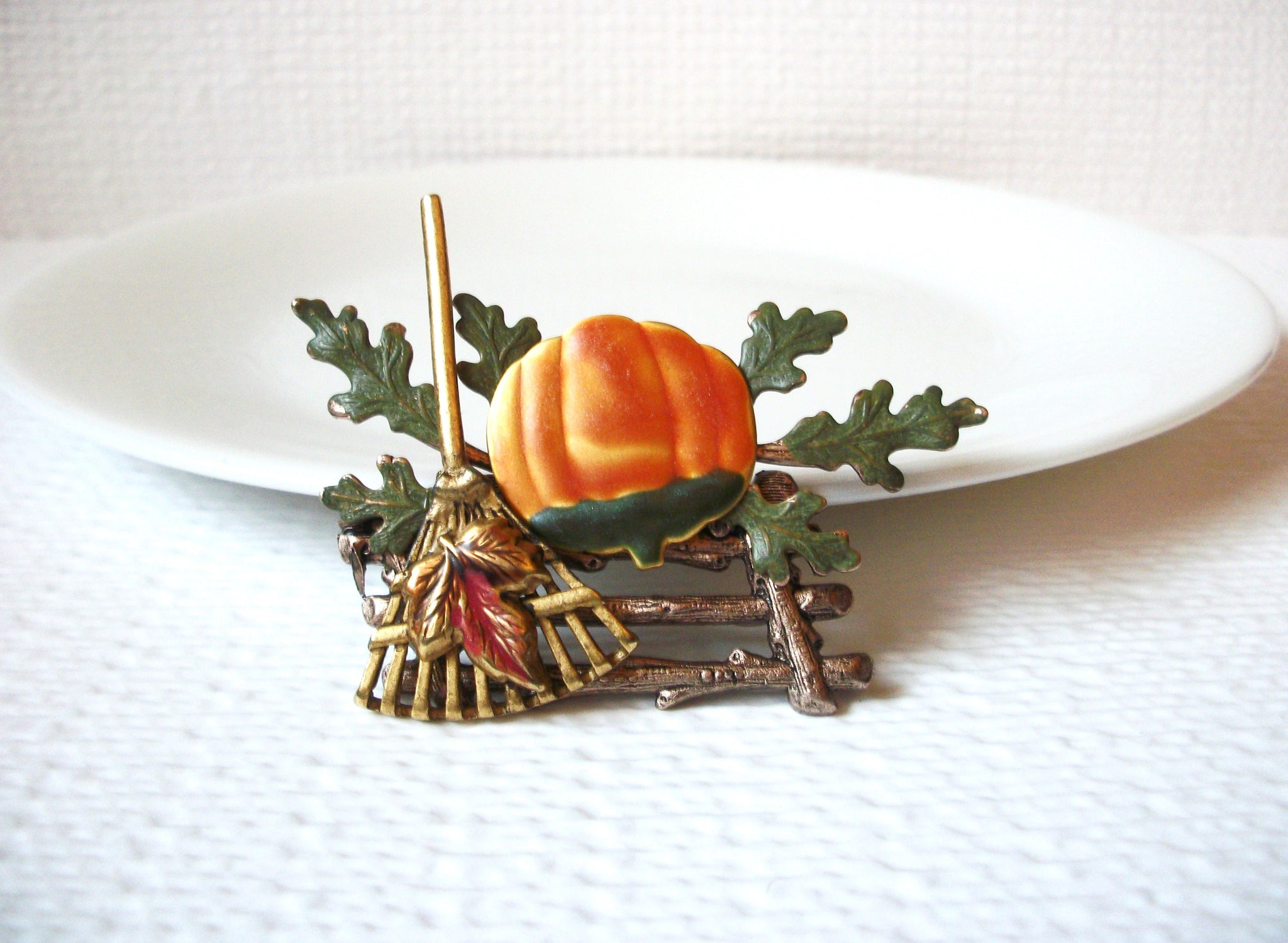 Vintage Harvest Fall Pumpkin Enameled Pin 71218D