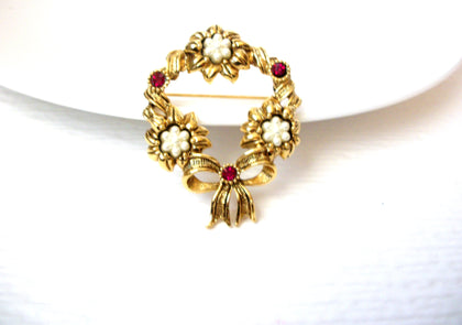 Vintage AVON Brooch, Gold Tone Pearls Ruby Rhinestones Wreath Pin 72518