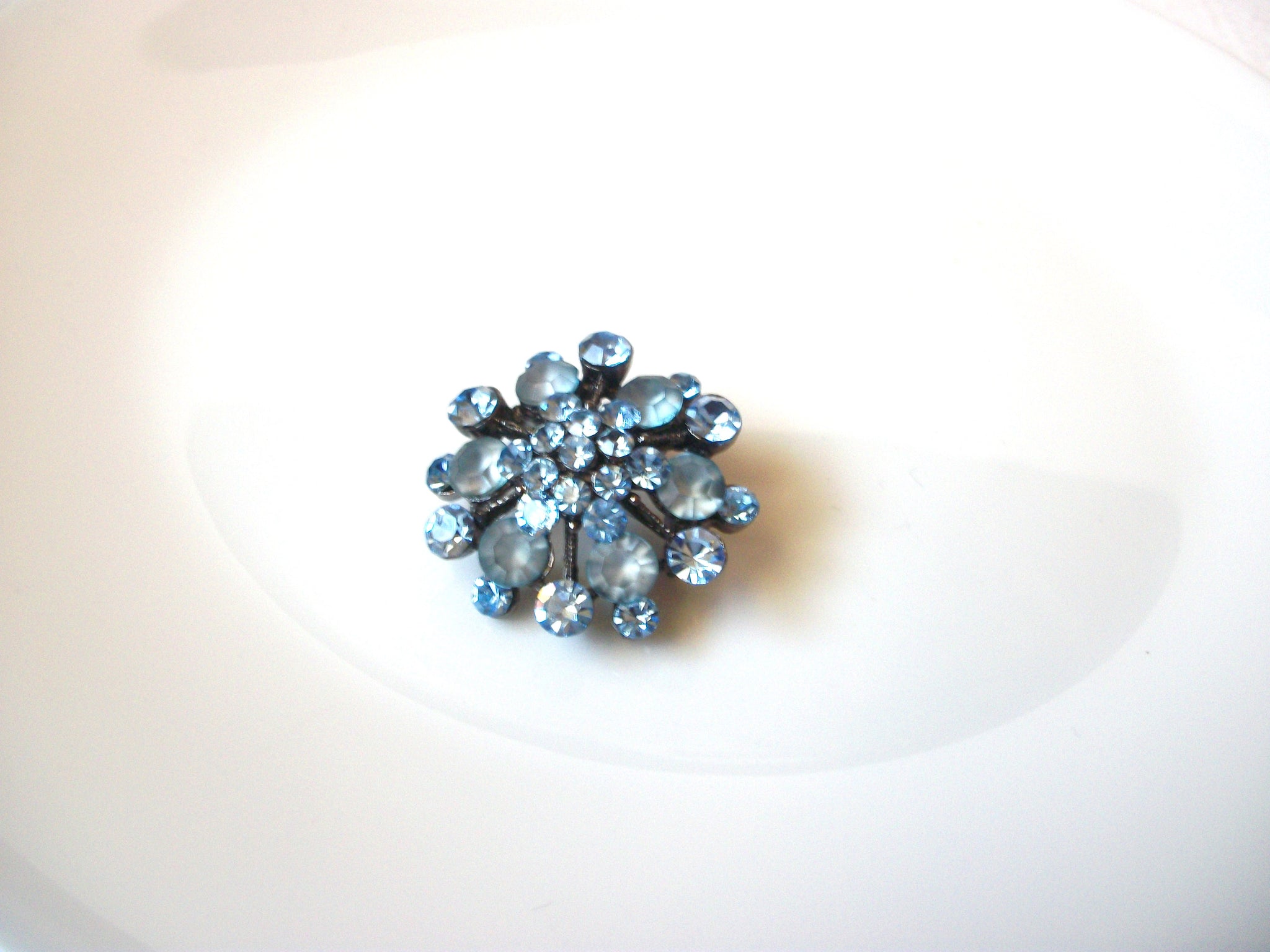 Vintage Icy Blue Rhinestone Brooch Pin 72518