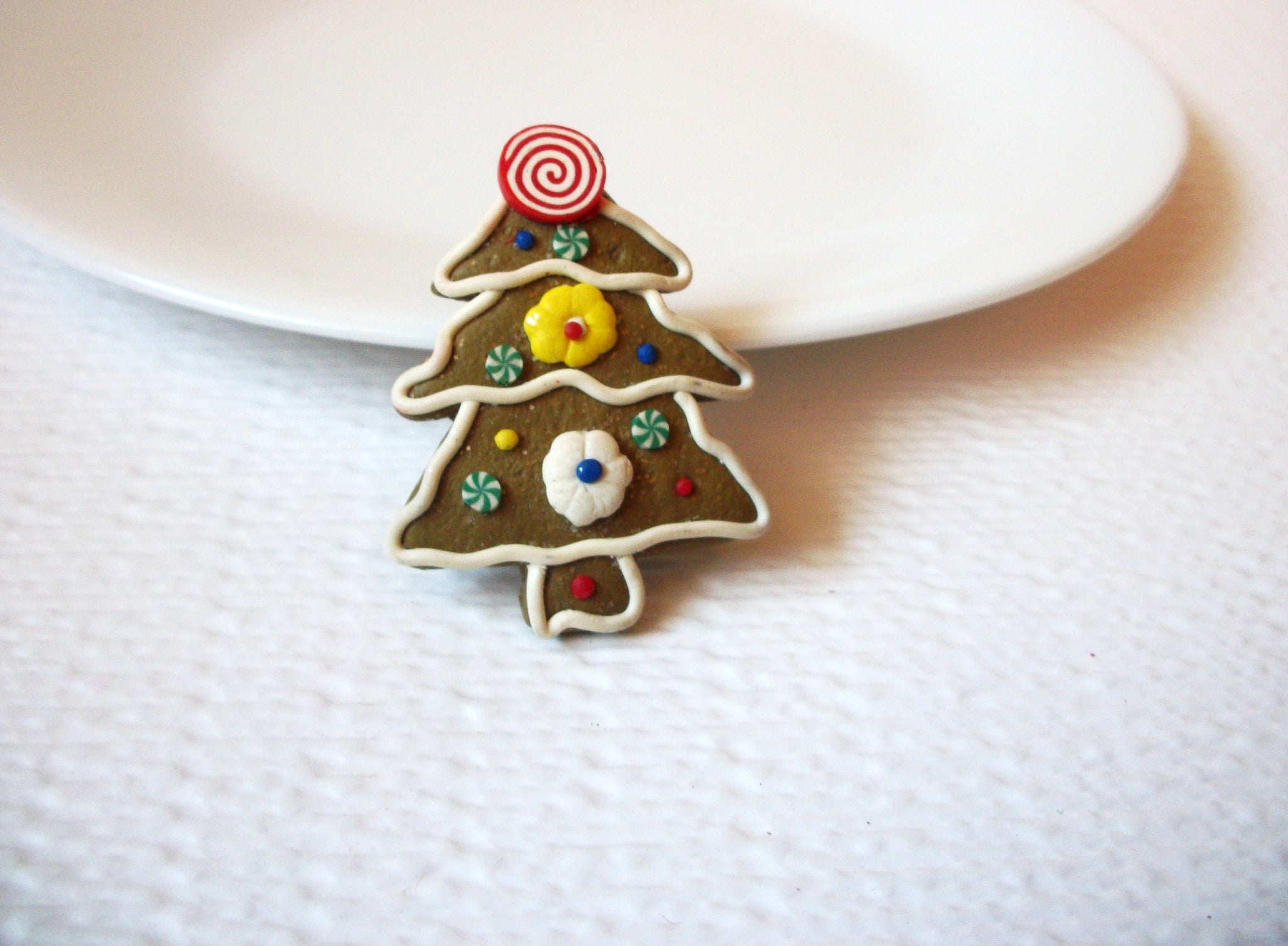 Vintage Christmas Tree Brooch Pin 102120