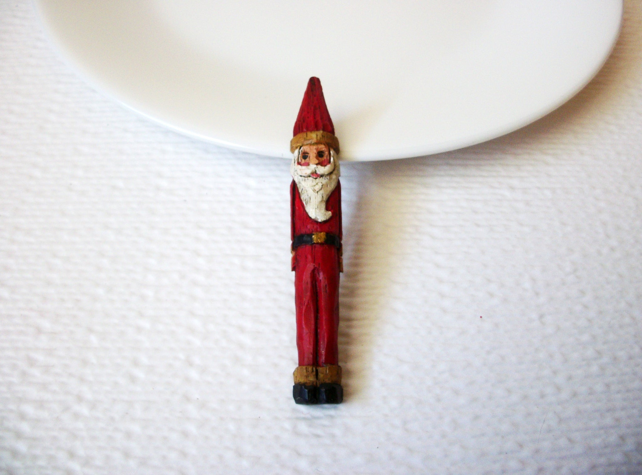 Vintage Hand Molded Santa Brooch Pin 102120