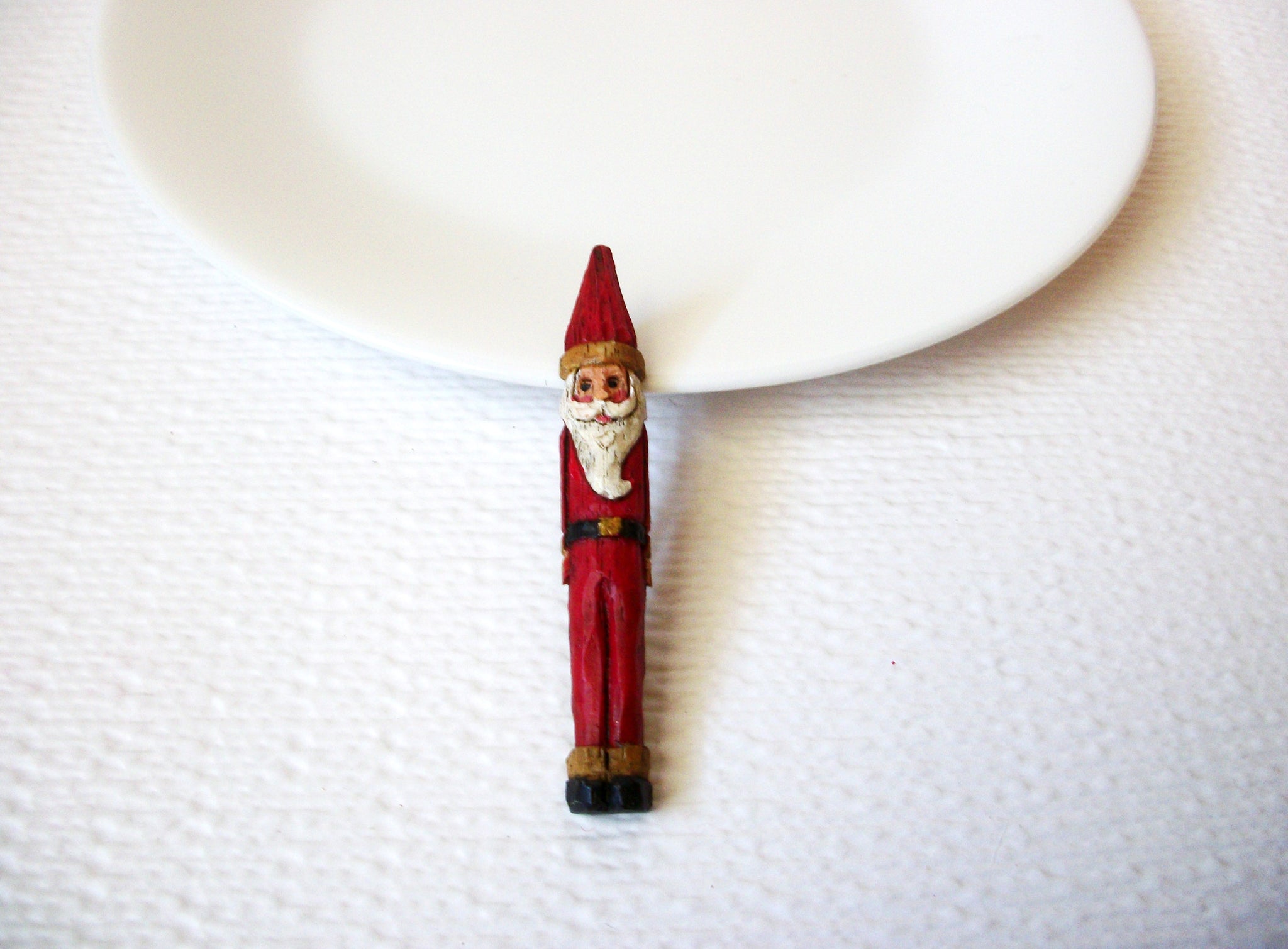 Vintage Hand Molded Santa Brooch Pin 102120